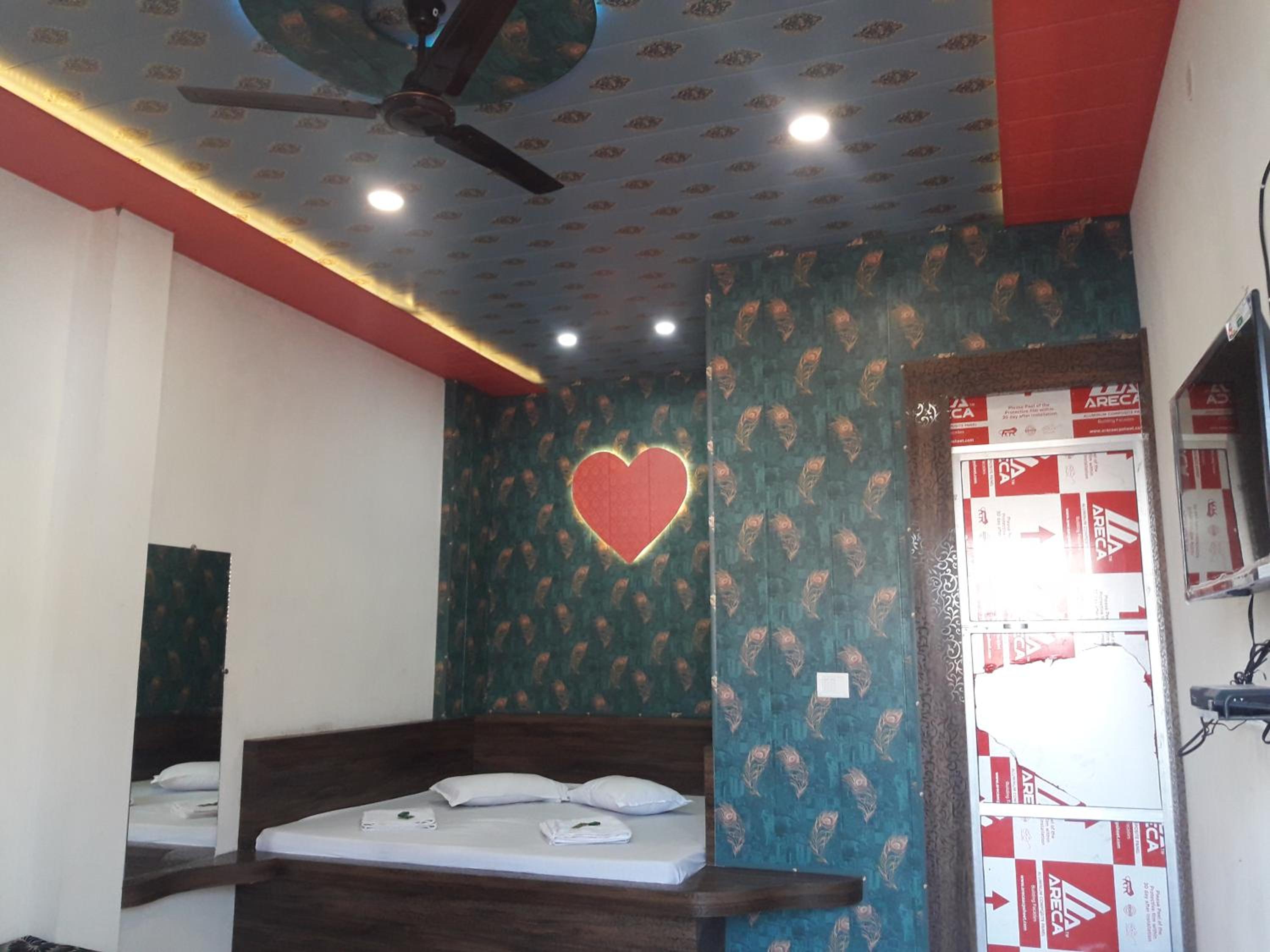 Deluxe Double Room with Balcony photo 2