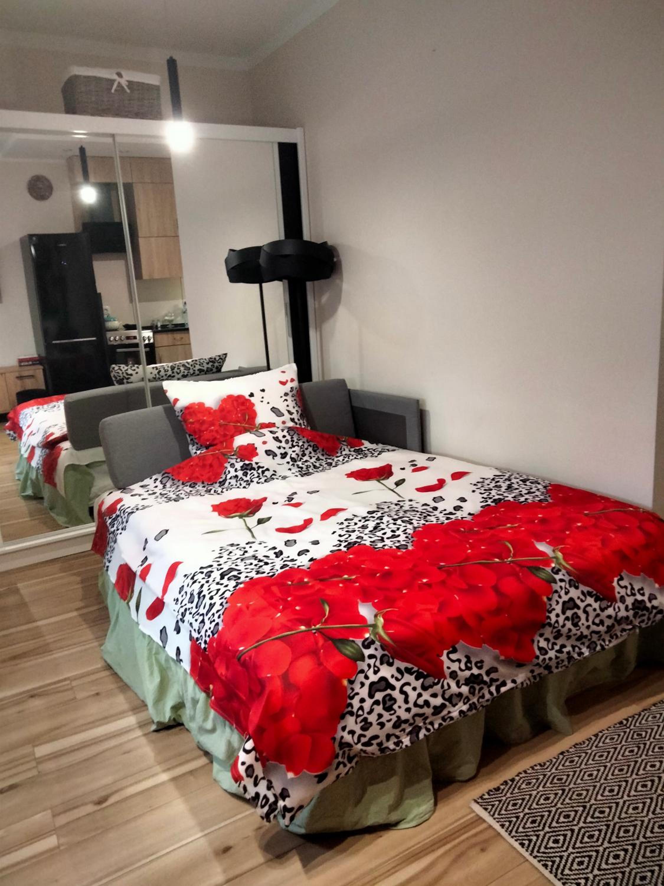 One-Bedroom Apartment - Photo 4