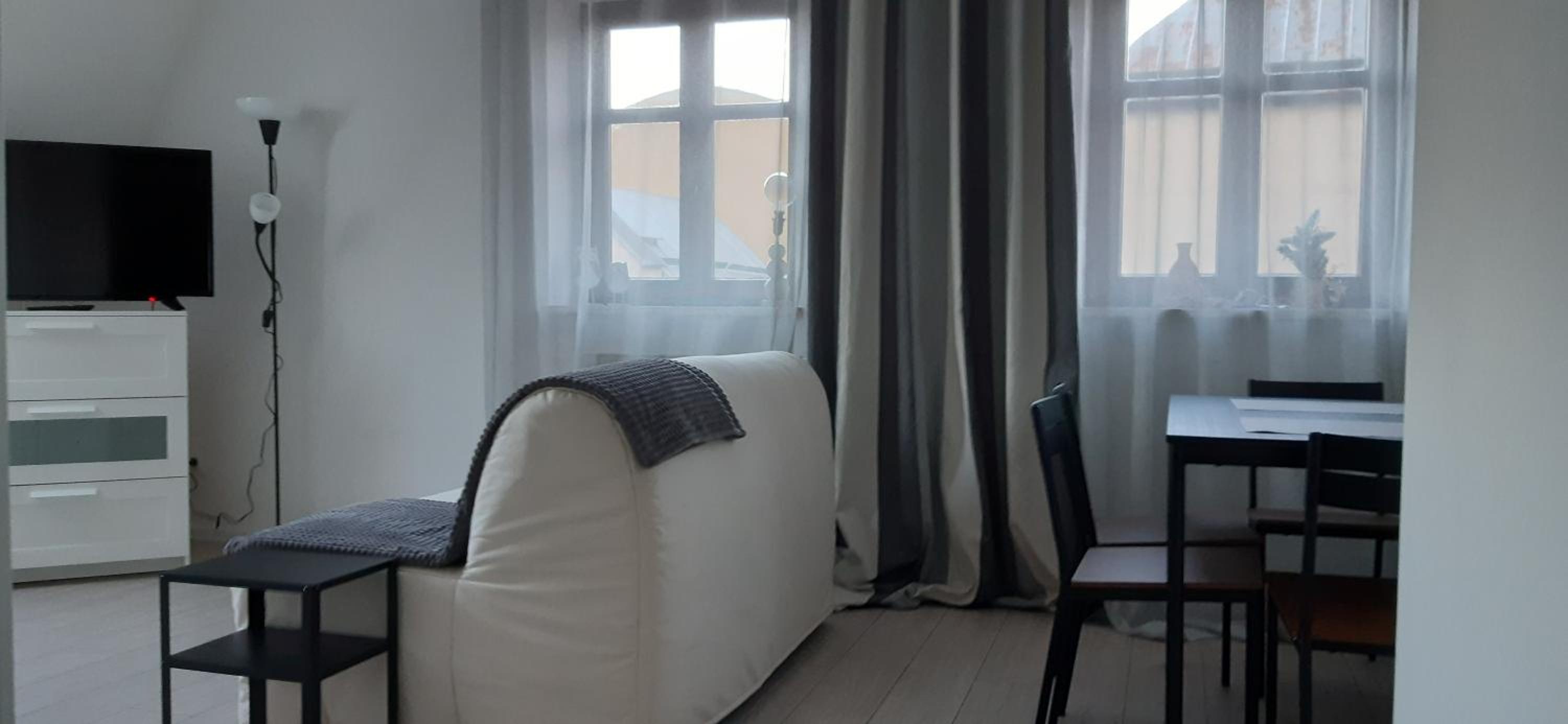 One-Bedroom Apartment photo 1