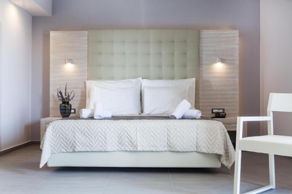 Junior Suite with Garden View - Photo 2