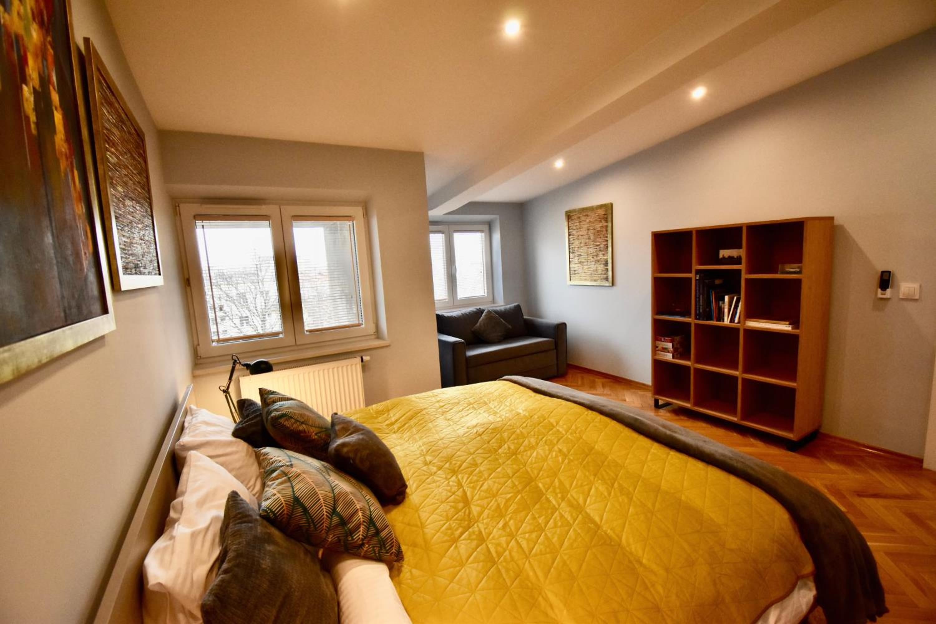 Three-Bedroom Apartment - Photo 4