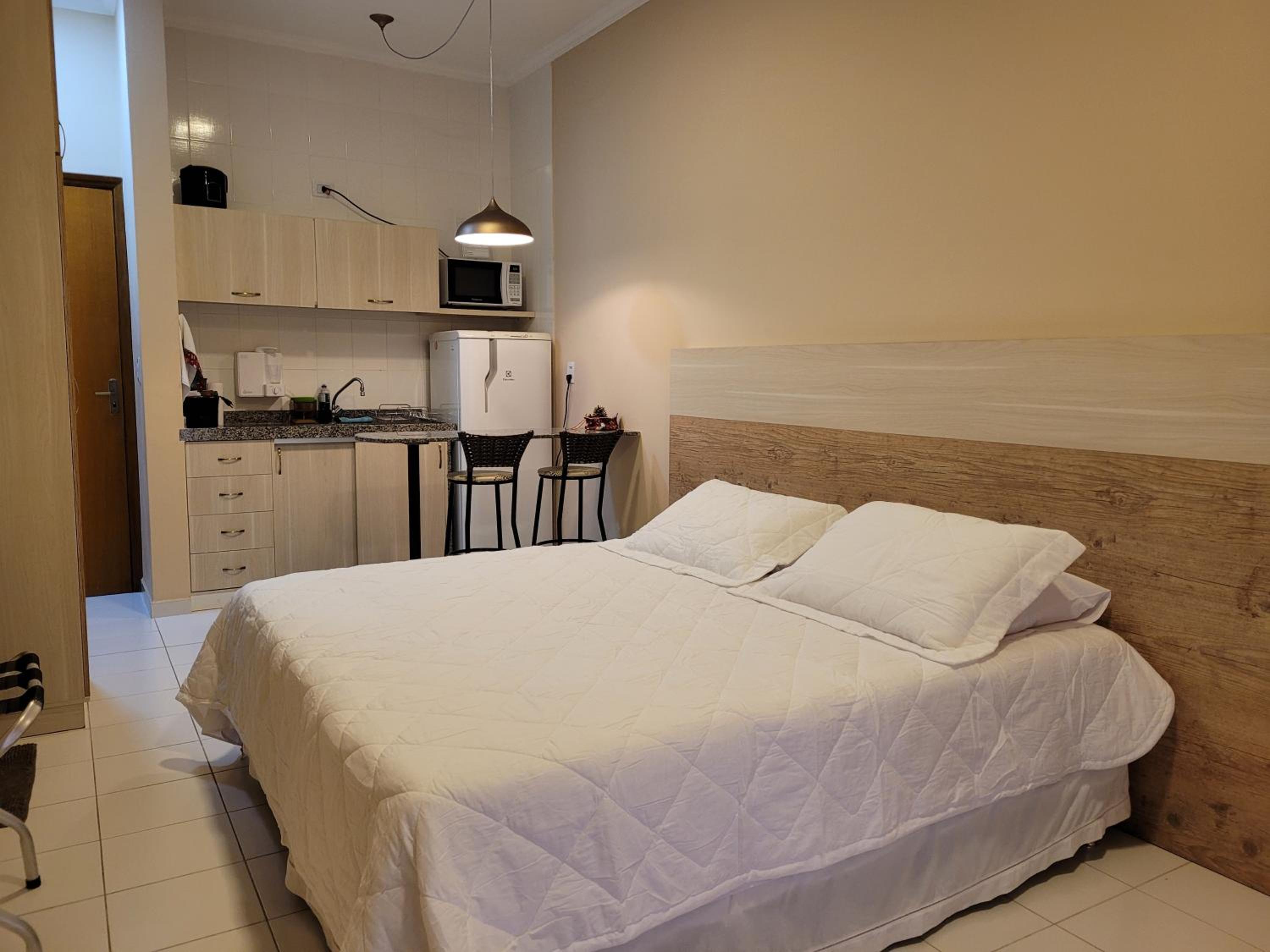 Apartment with Balcony - Photo 4