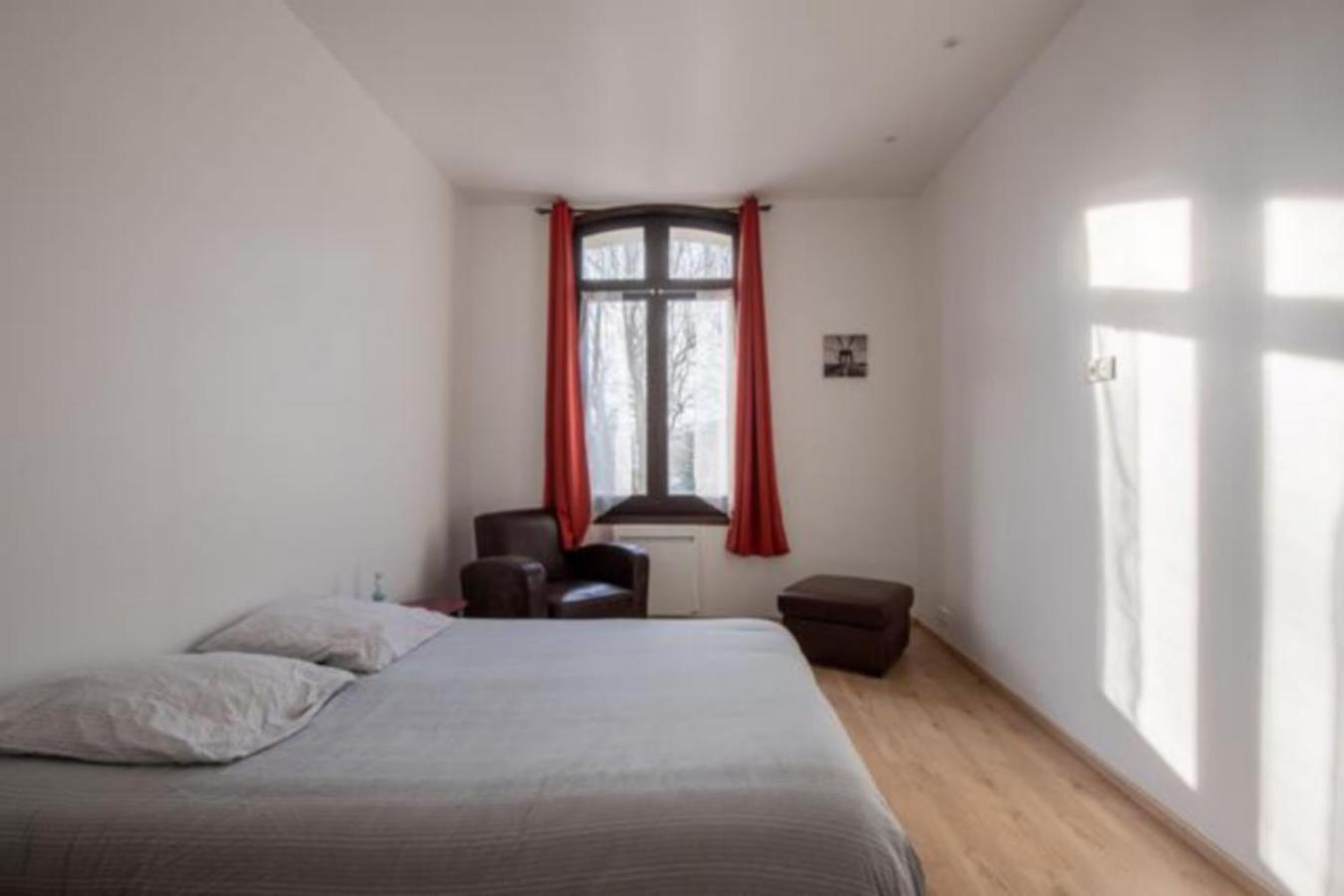 Three-Bedroom Apartment - Photo 3