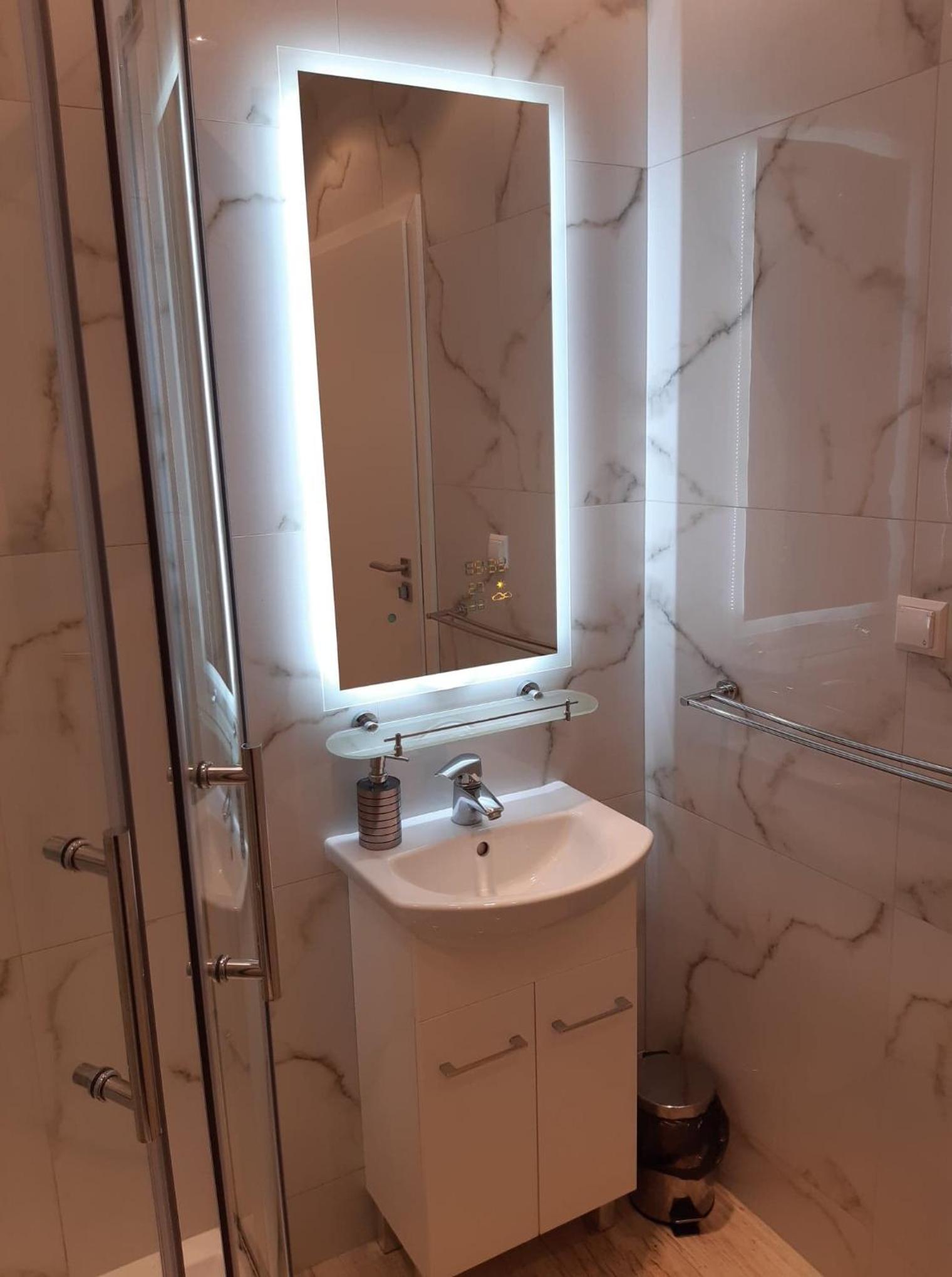 Double Room with Private Bathroom - Photo 3