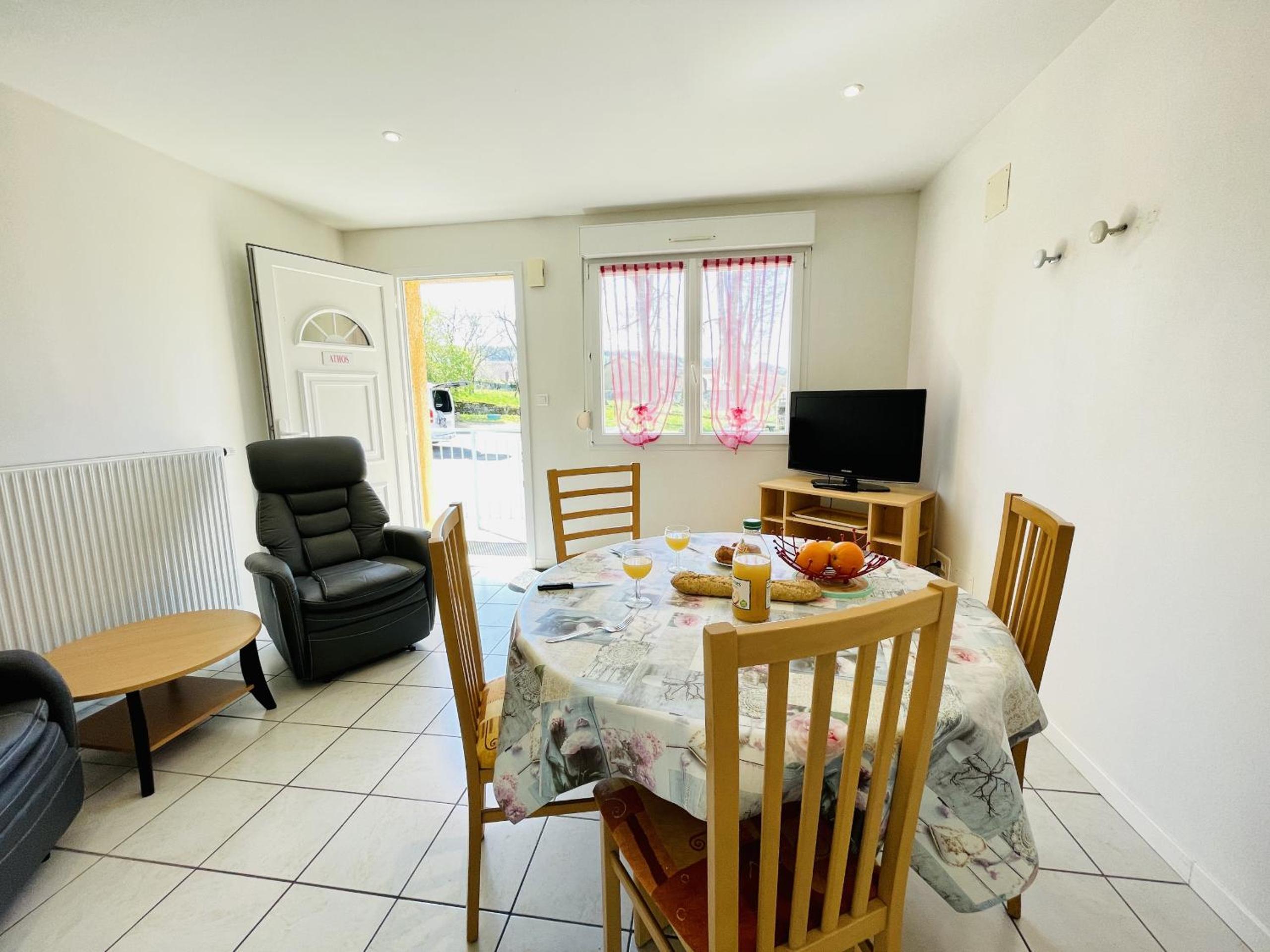 Apartment - Ground Floor photo 3