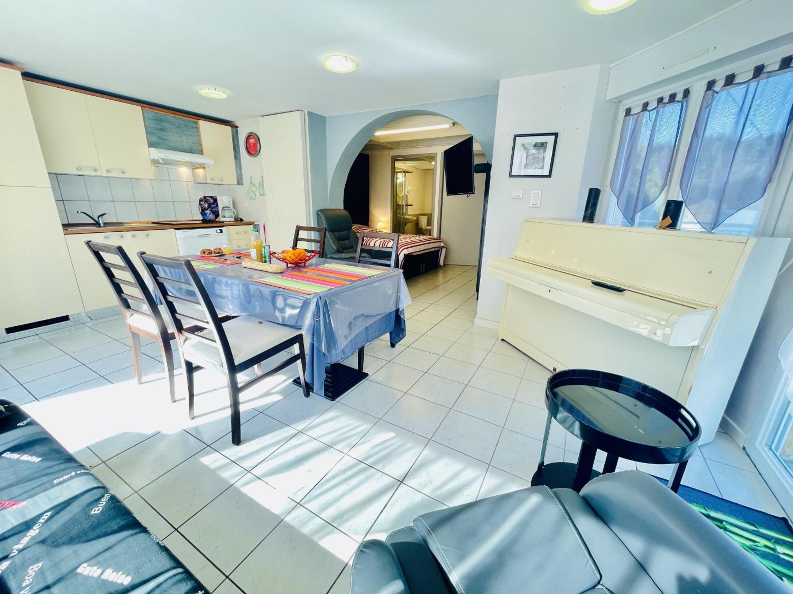 Apartment with Terrace photo 2