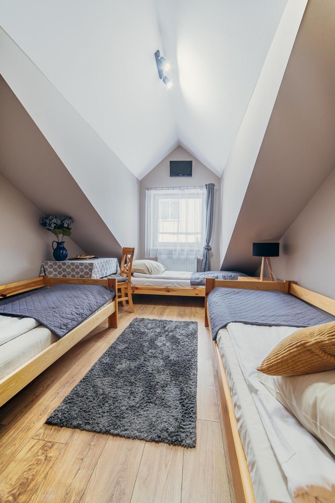 Basic Triple Room photo 1