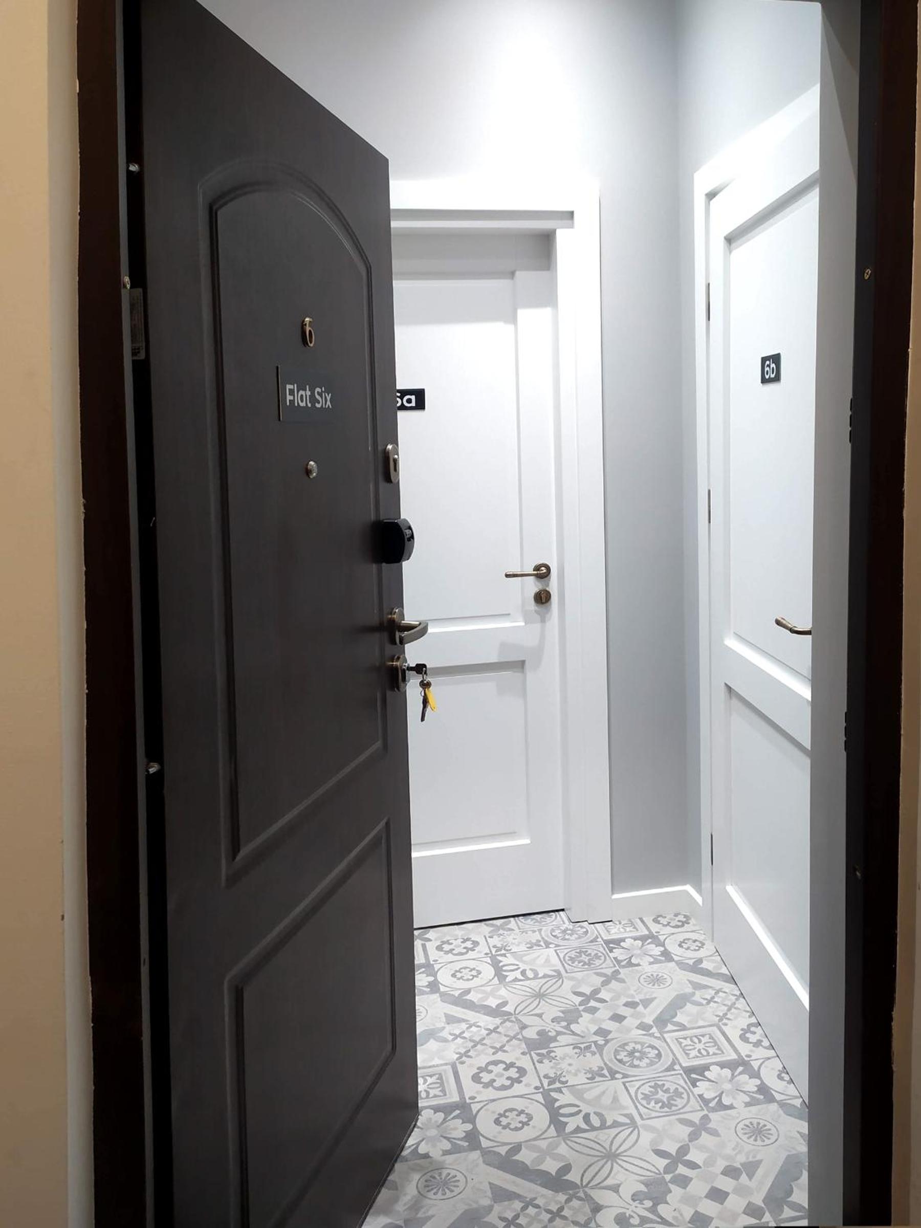 One-Bedroom Apartment - Photo 8