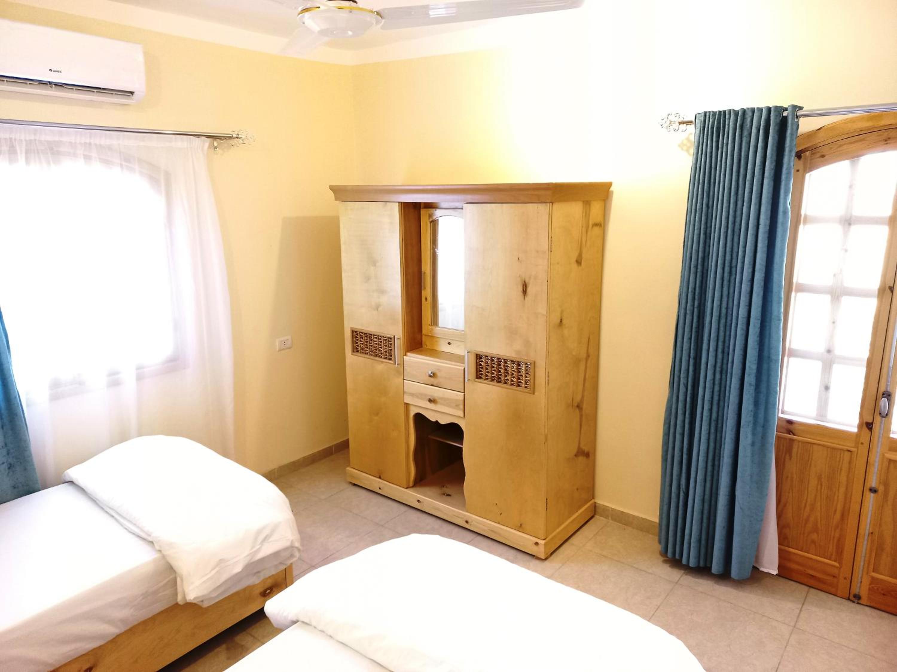 One-Bedroom Apartment - Photo 3