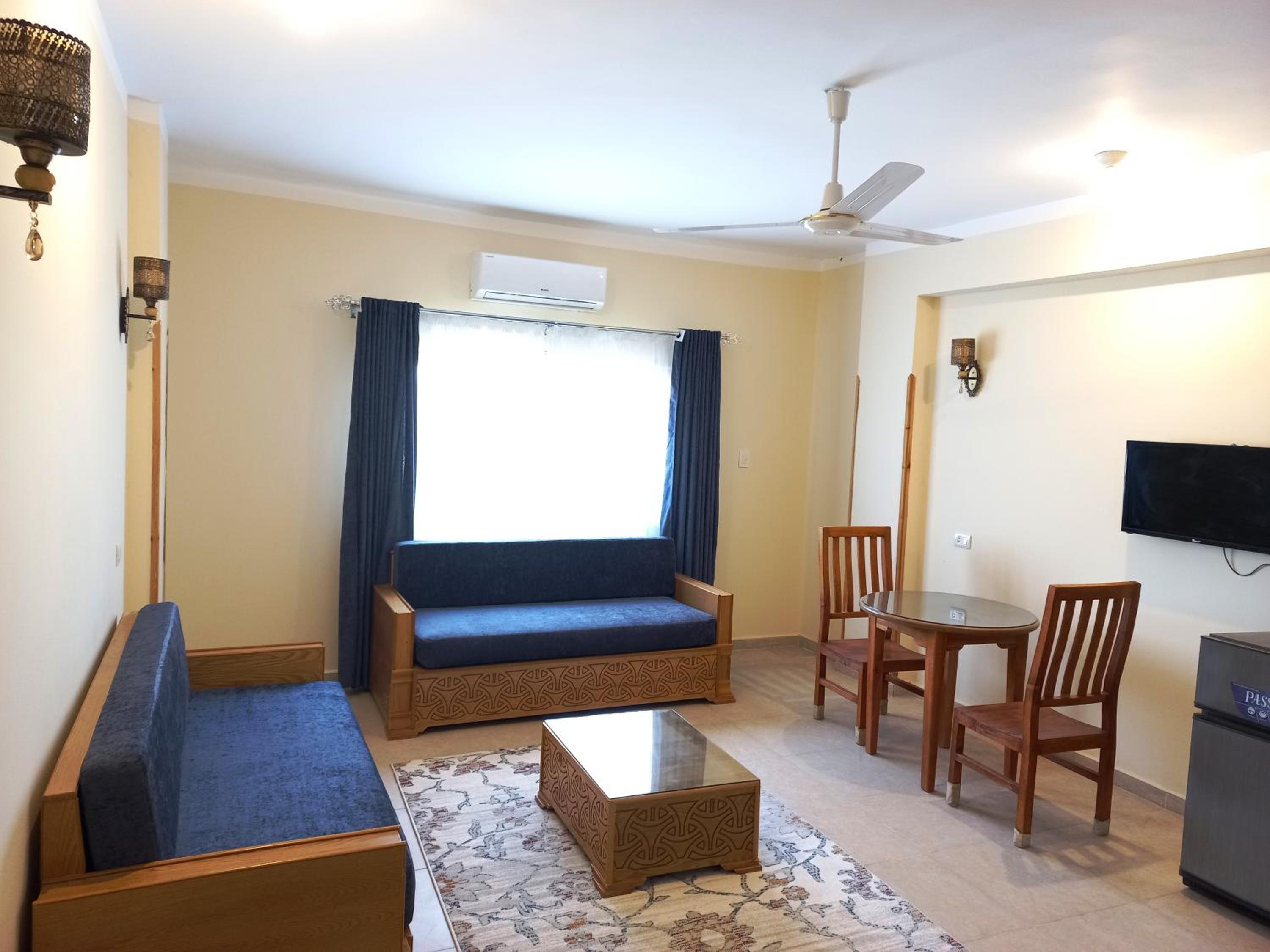 One-Bedroom Apartment - Photo 16