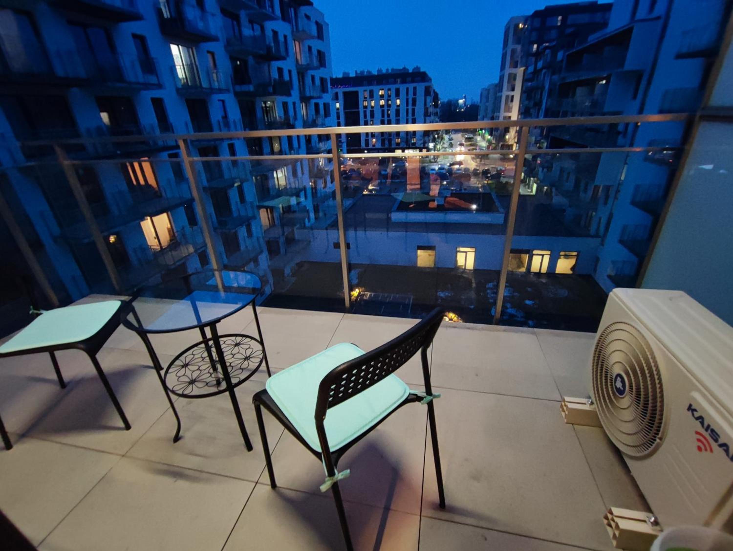 One-Bedroom Apartment - Photo 1