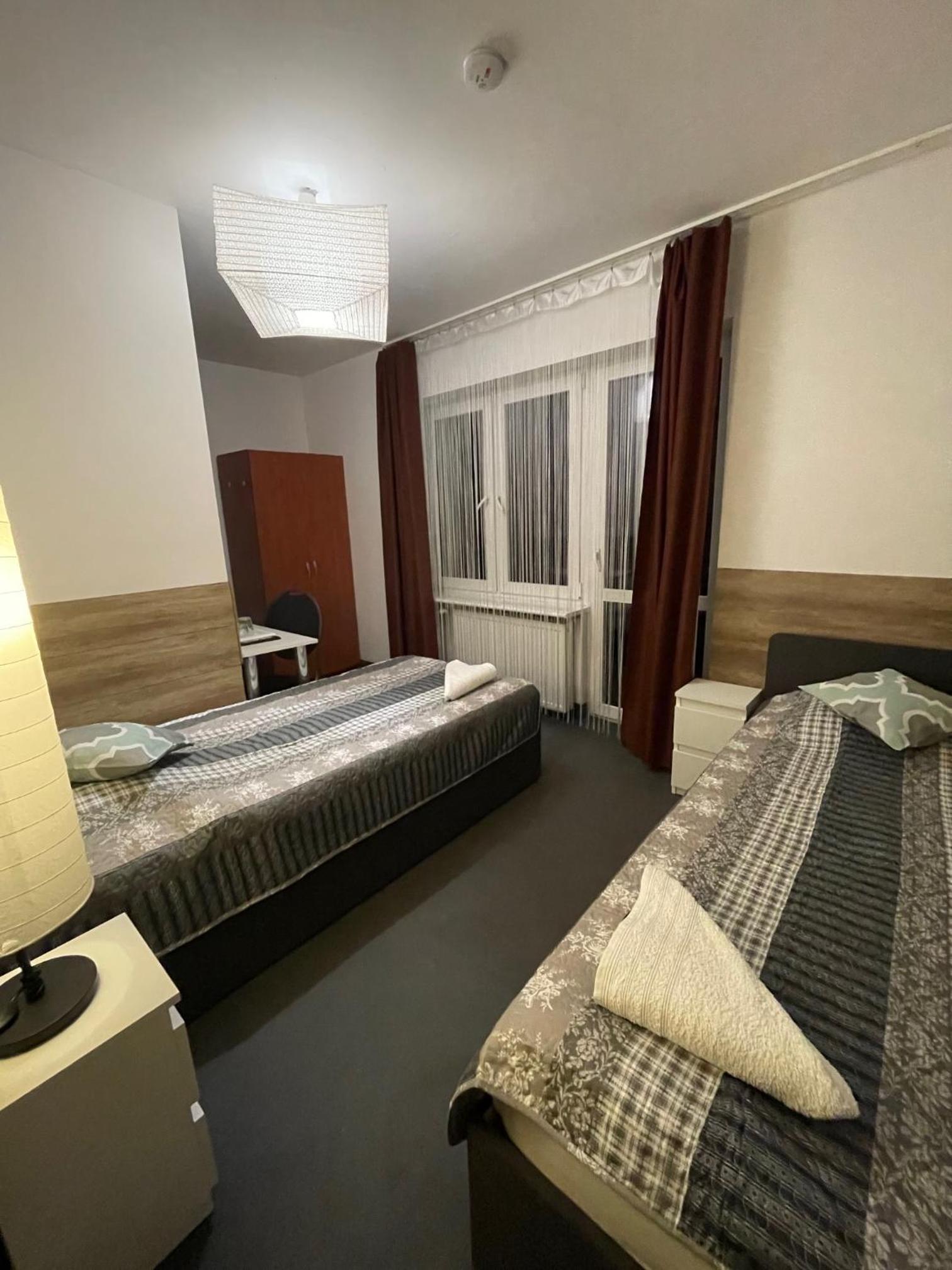 Small Twin Room photo 2
