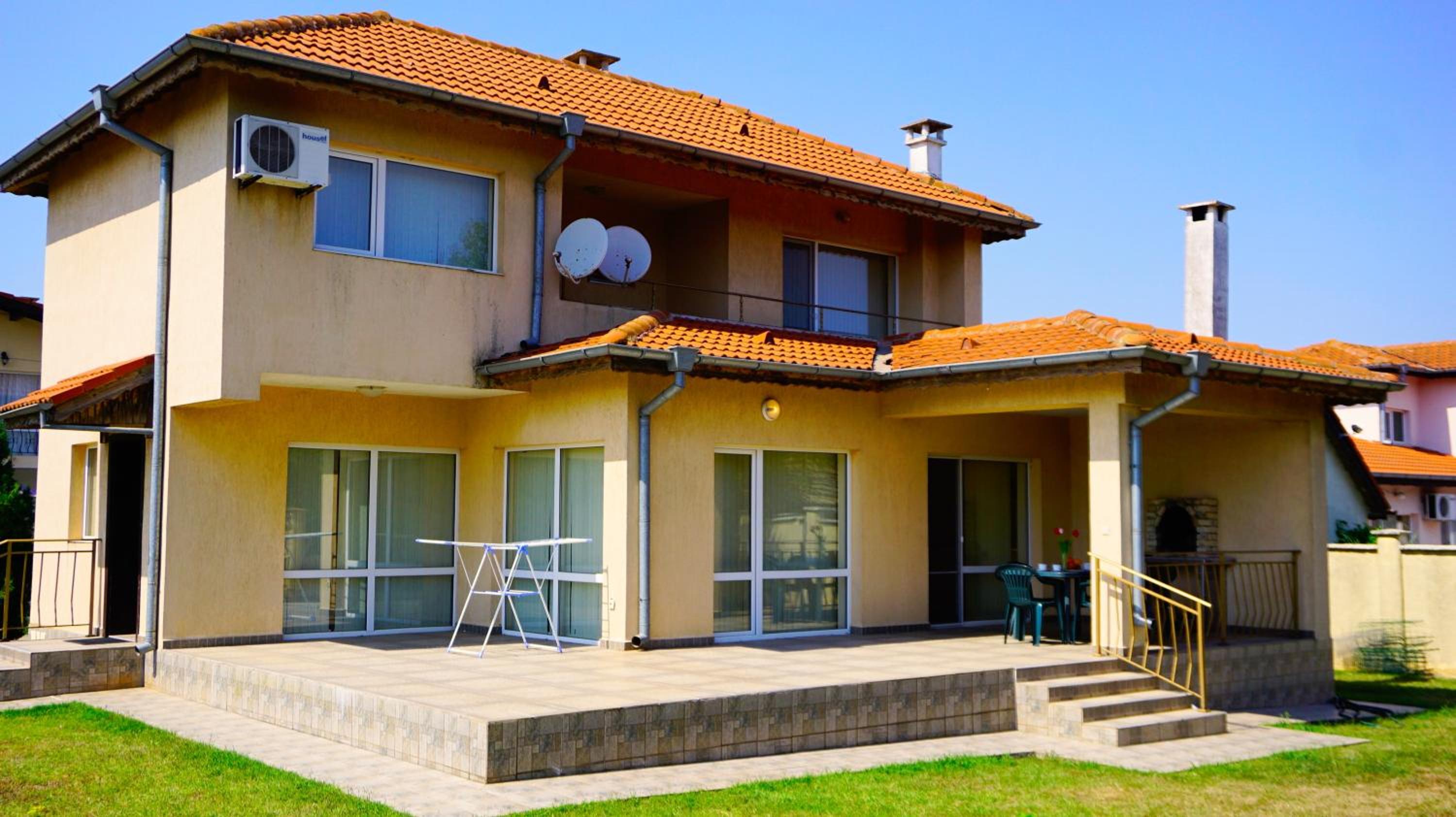 Three-Bedroom House photo 1