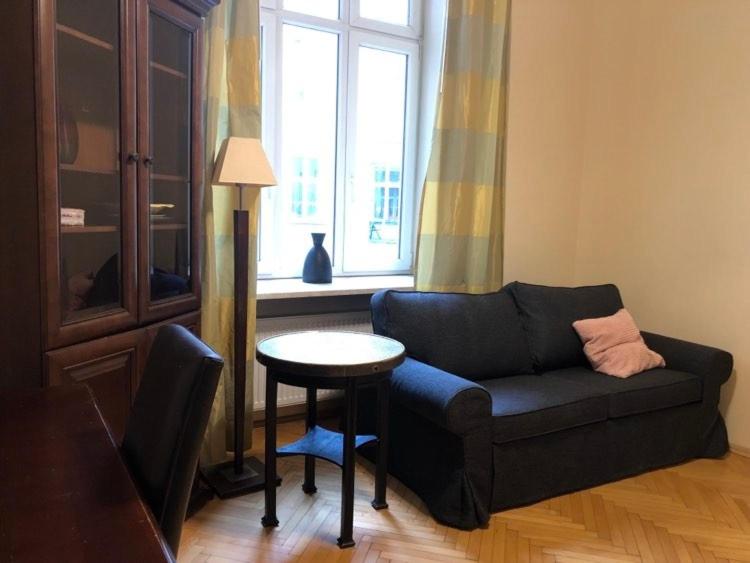 One-Bedroom Apartment - Photo 1