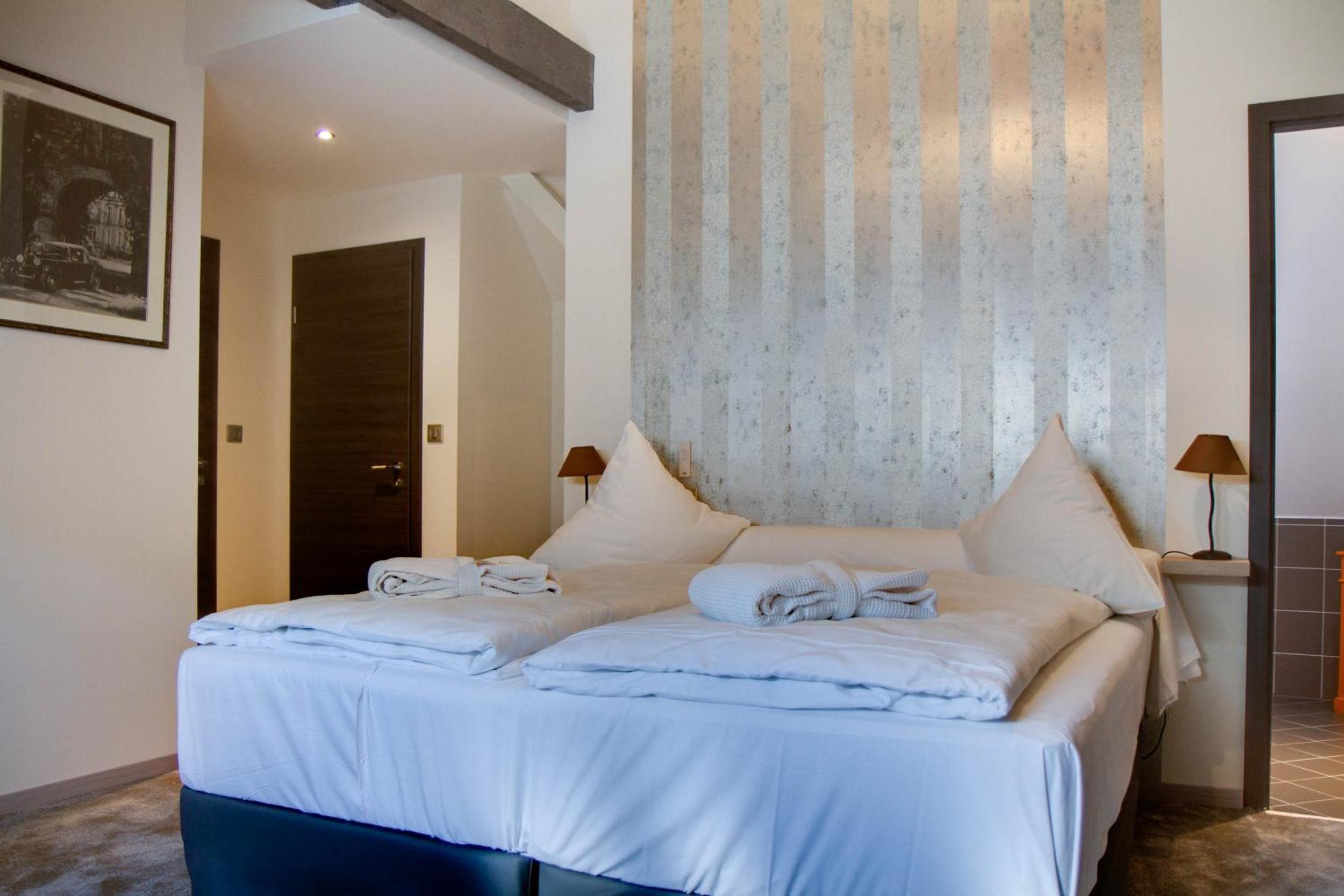 Double Room with Private Bathroom photo 2