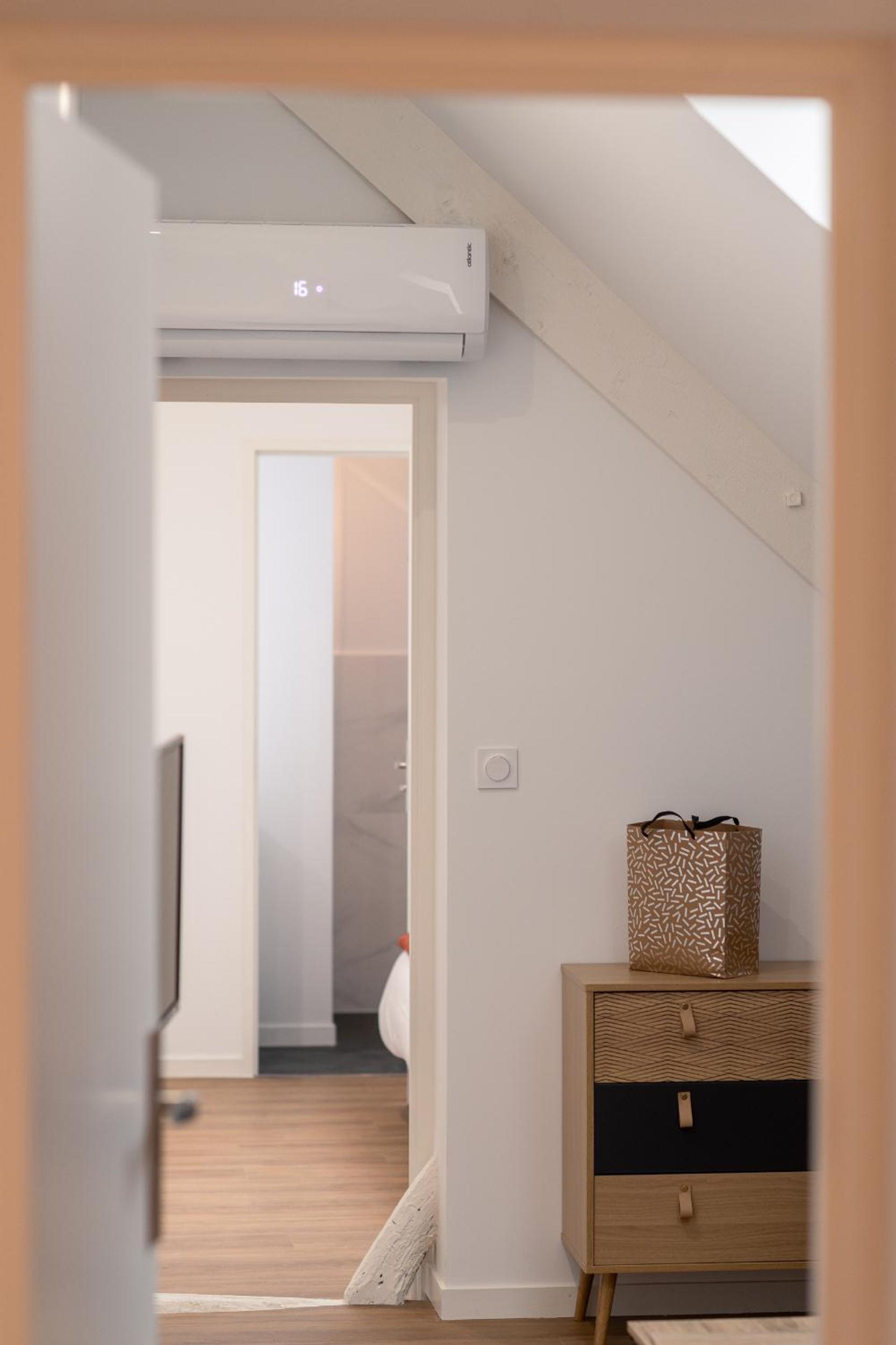 One-Bedroom Apartment - Photo 8