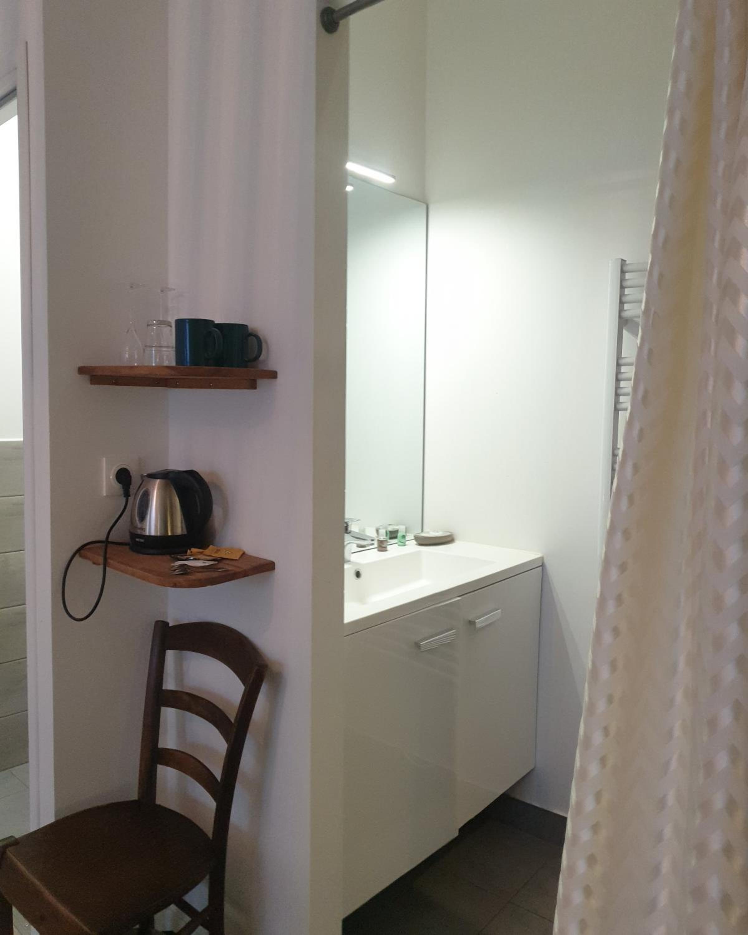 Deluxe Room (2 Adults + 1 Child) photo 3