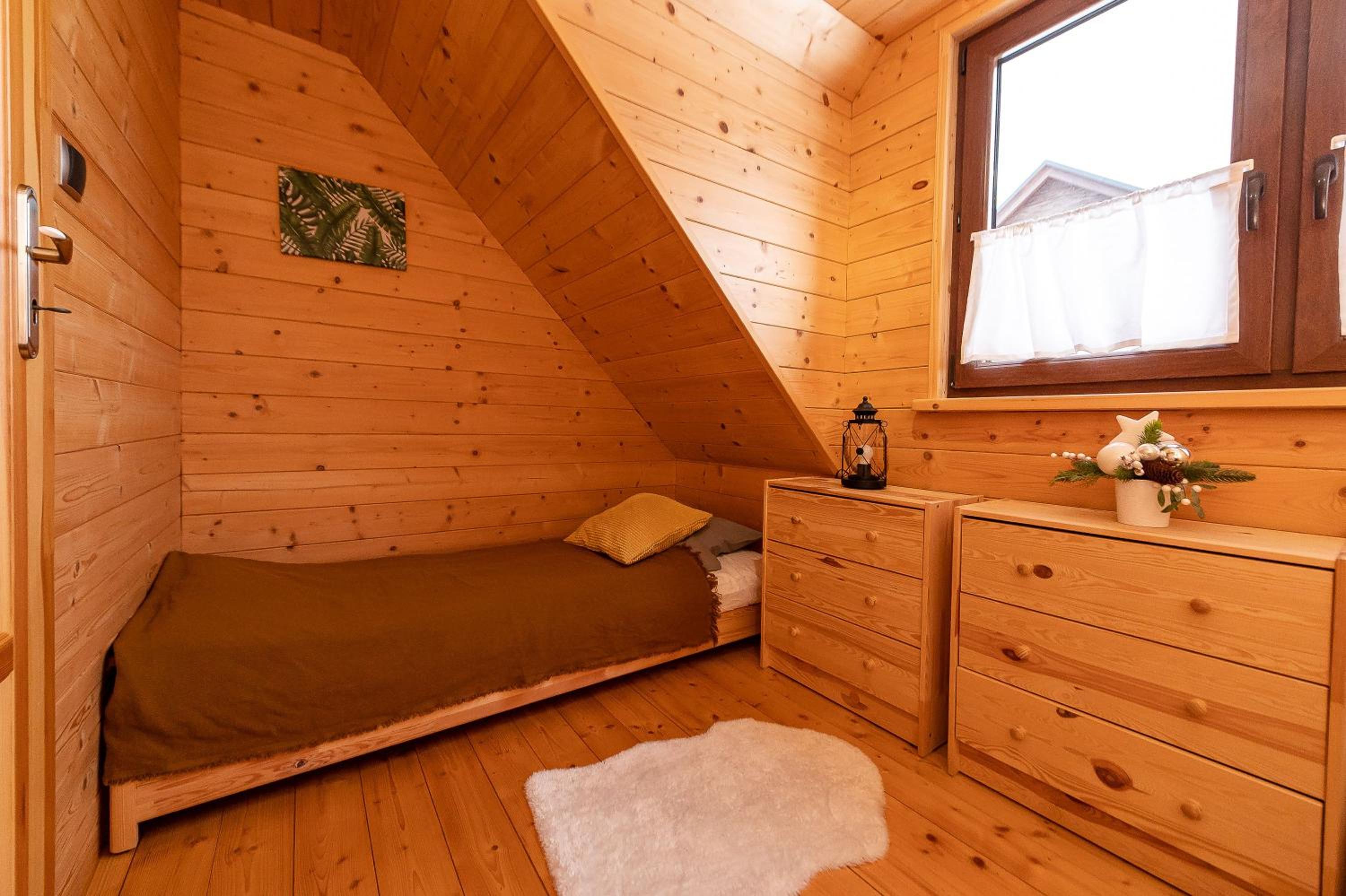 Three-Bedroom House photo 3