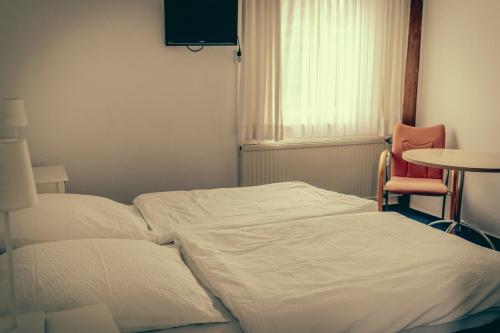 Budget Double Room photo 2