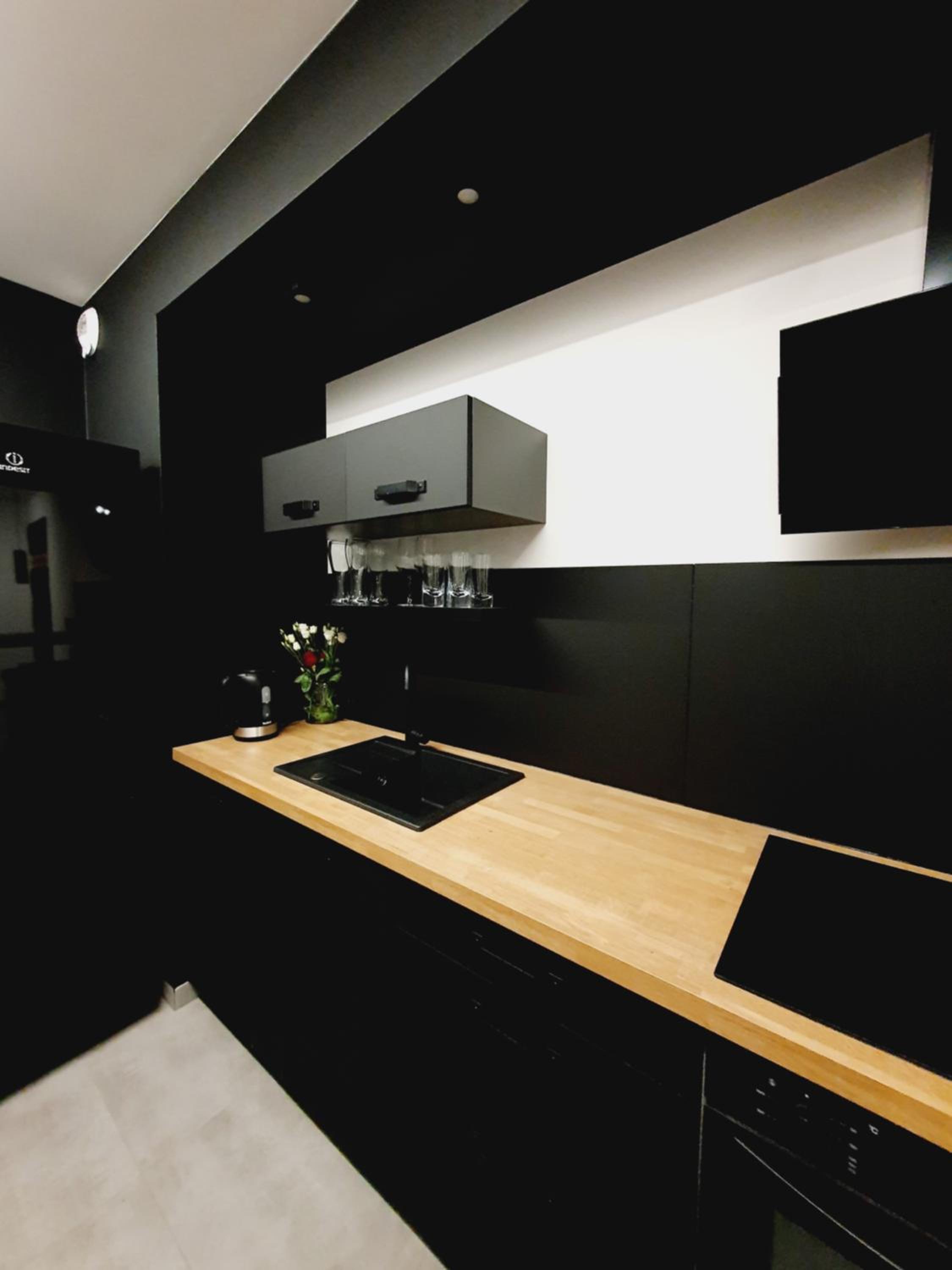 One-Bedroom Apartment photo 2