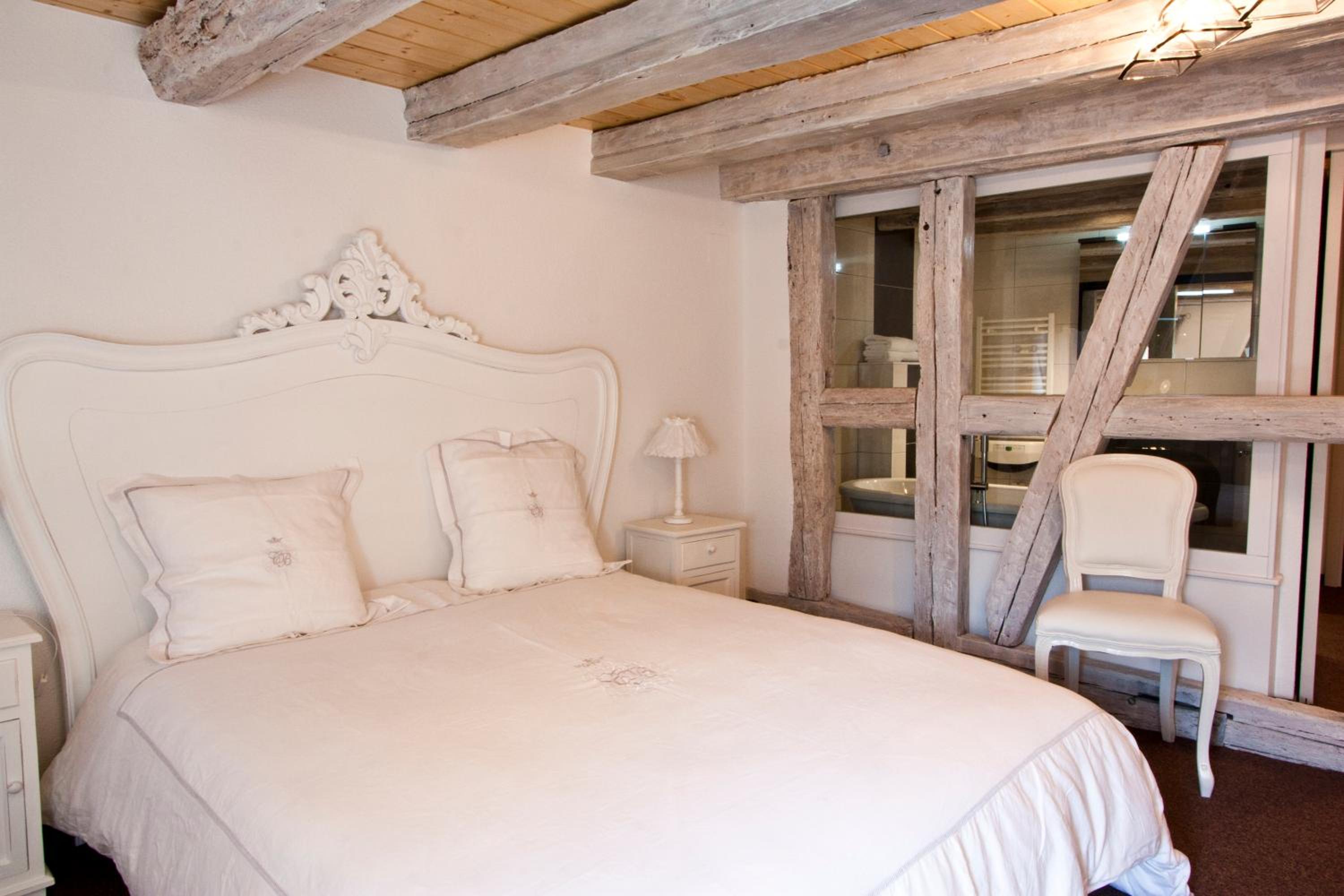 Double Room with Private Bathroom - Photo 9