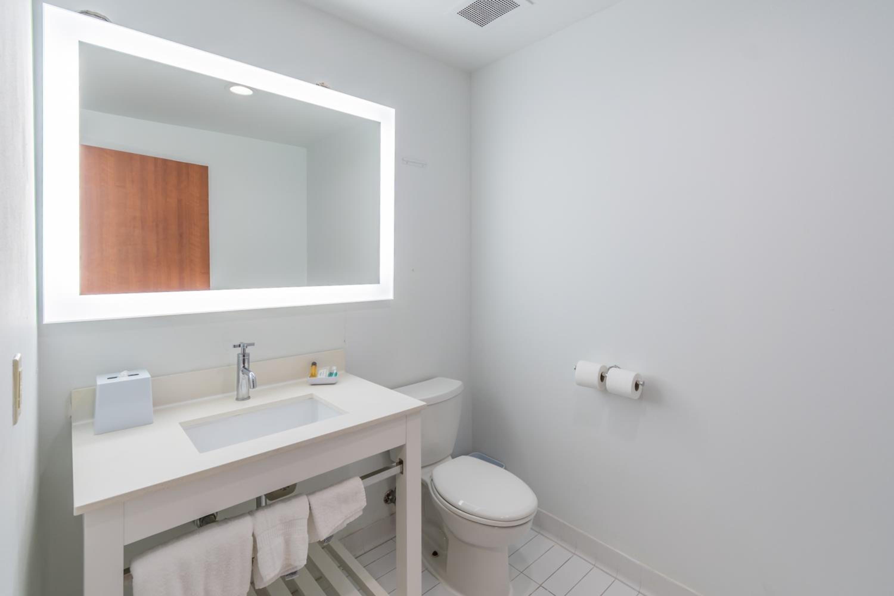 Clarion Pointe Galveston Seawall, Photo 9