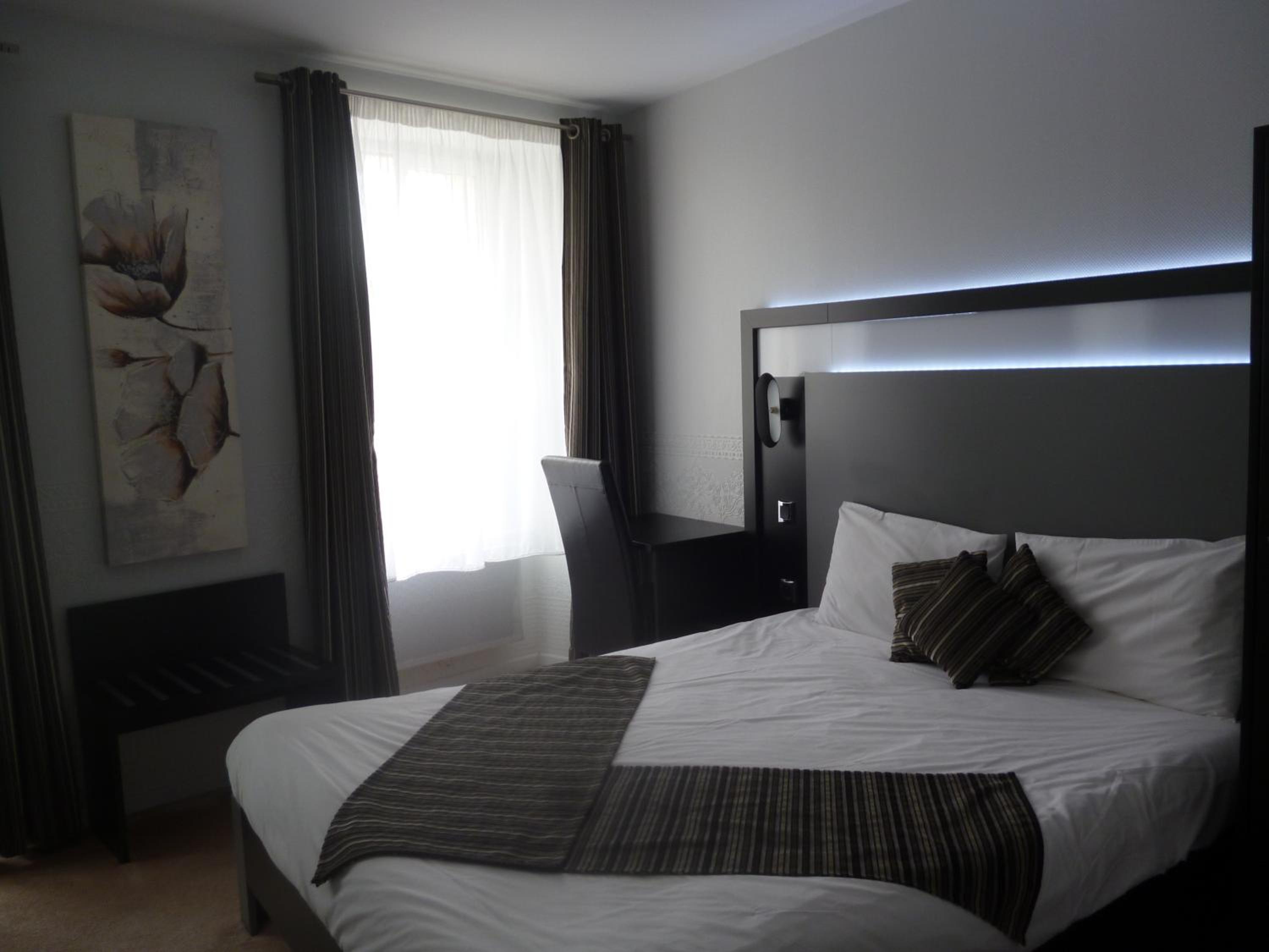 Double Room with Spa Bath photo 1
