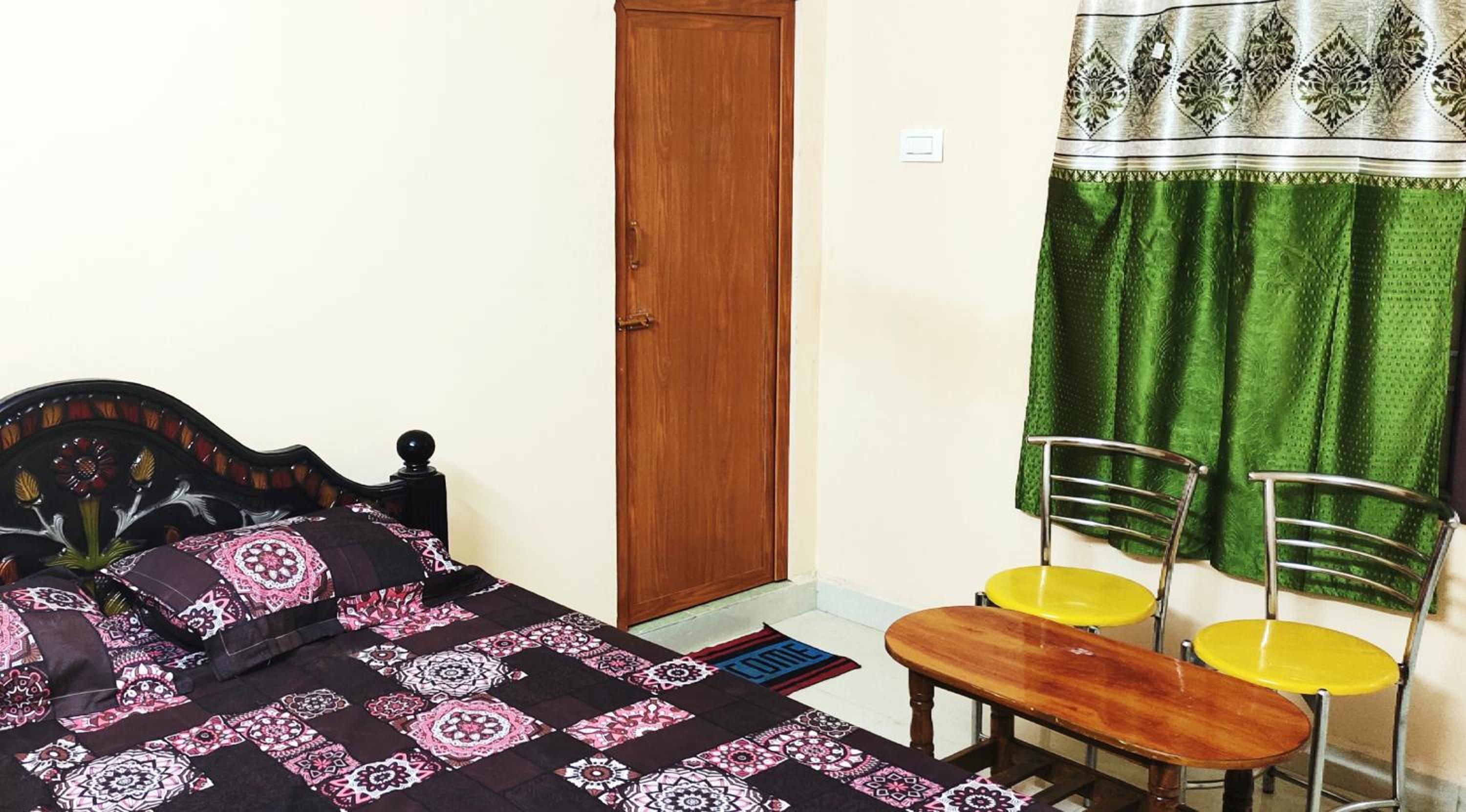 Deluxe Double Room (2 Adults + 1 Child) photo 3
