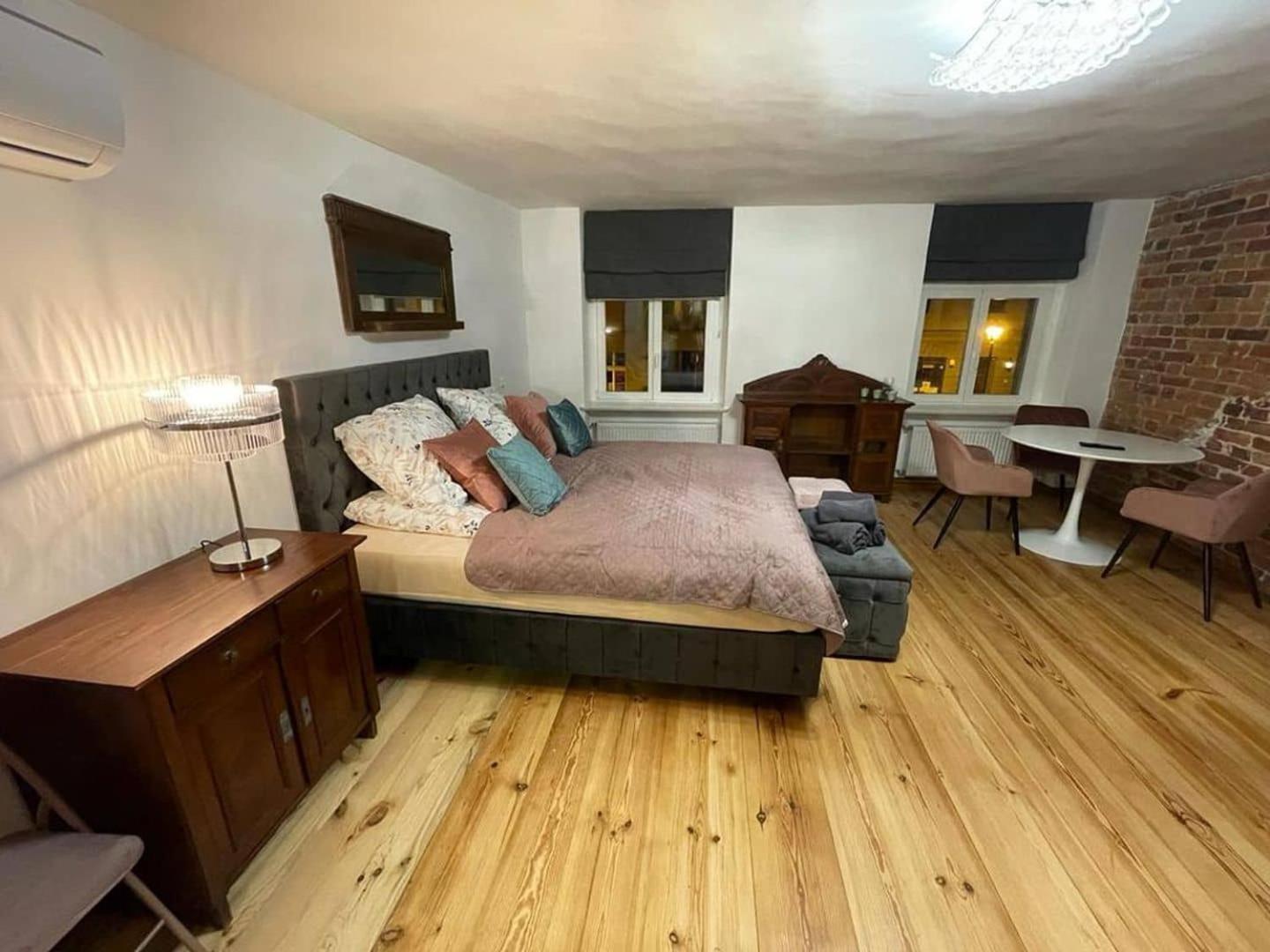 King Studio with Sofa Bed - Photo 2
