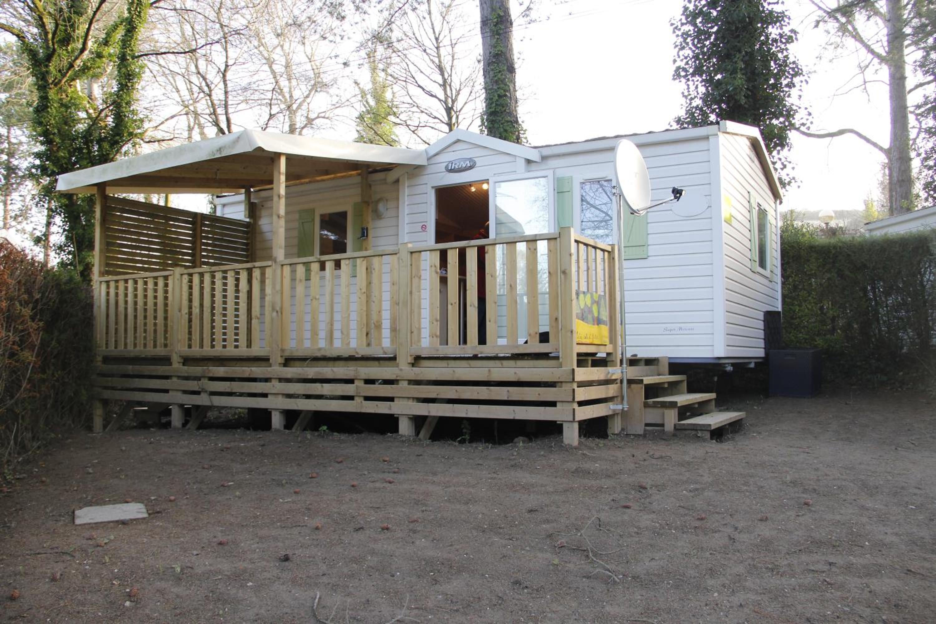 Mobile Home - Photo 3