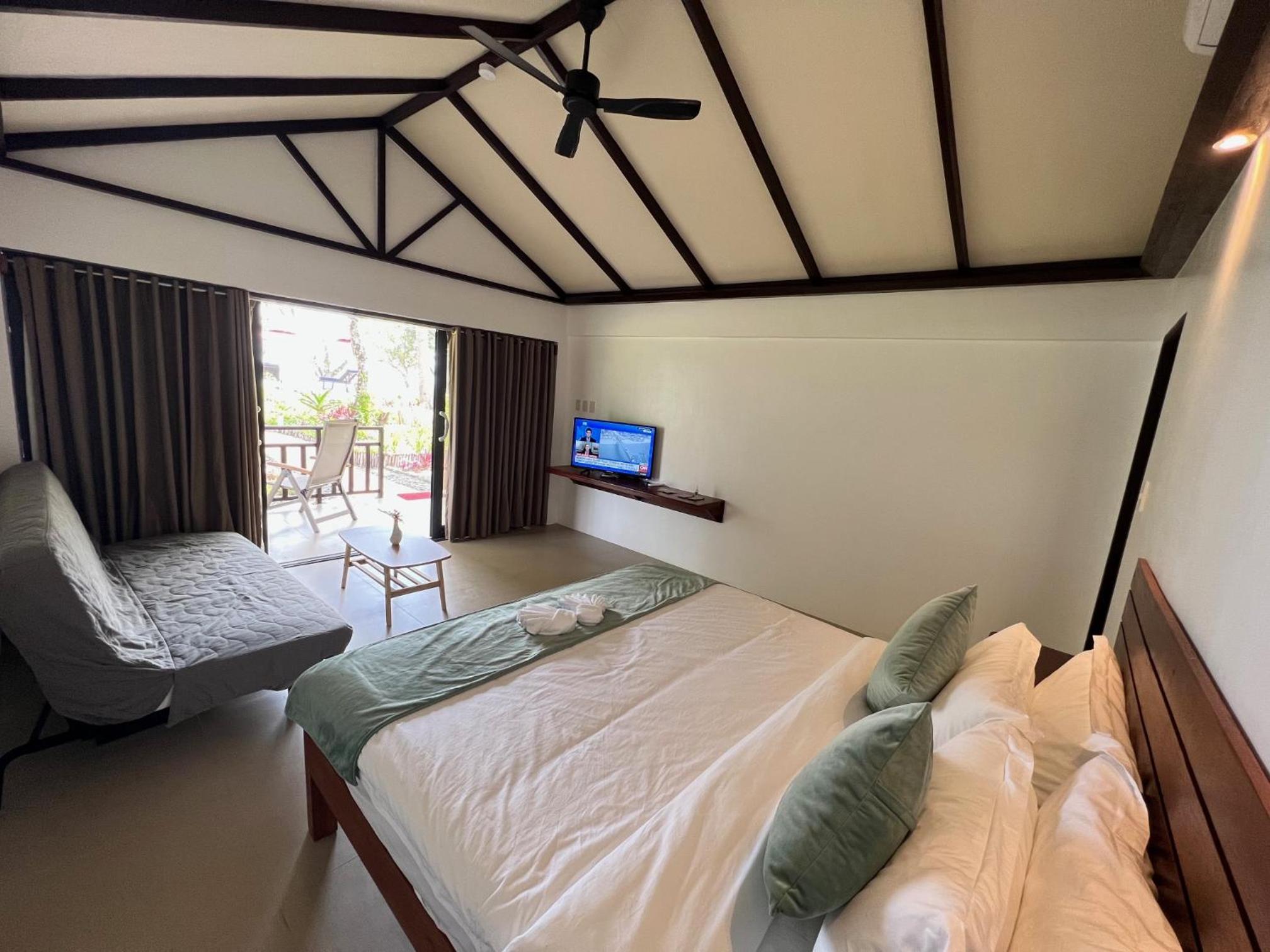 Deluxe Suite with Sea View