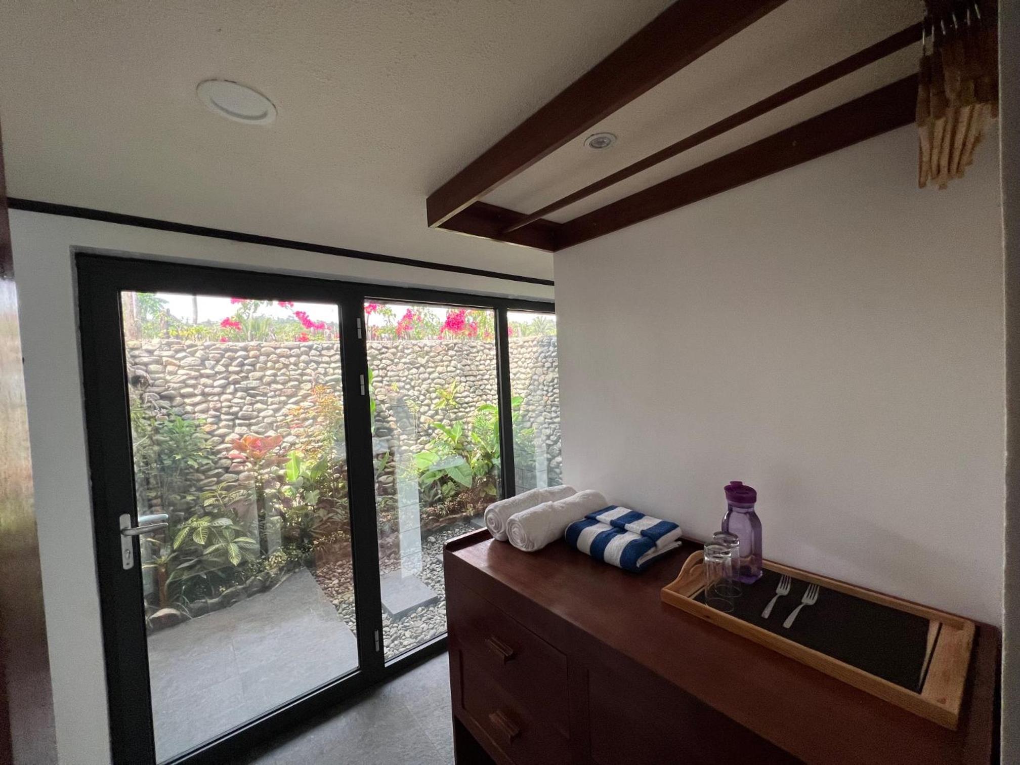 Deluxe Suite with Sea View photo 2