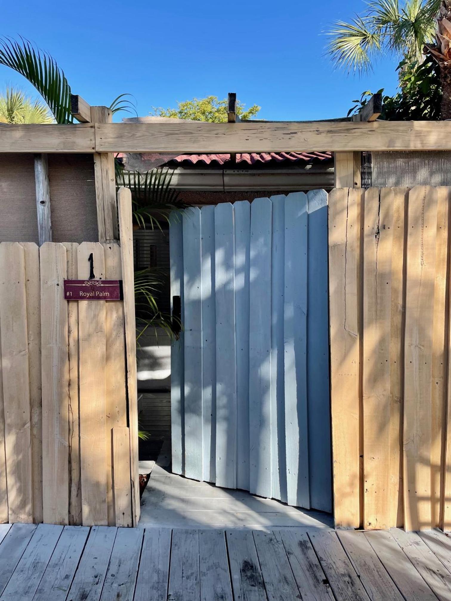 Studio Cottage - Royal Palm