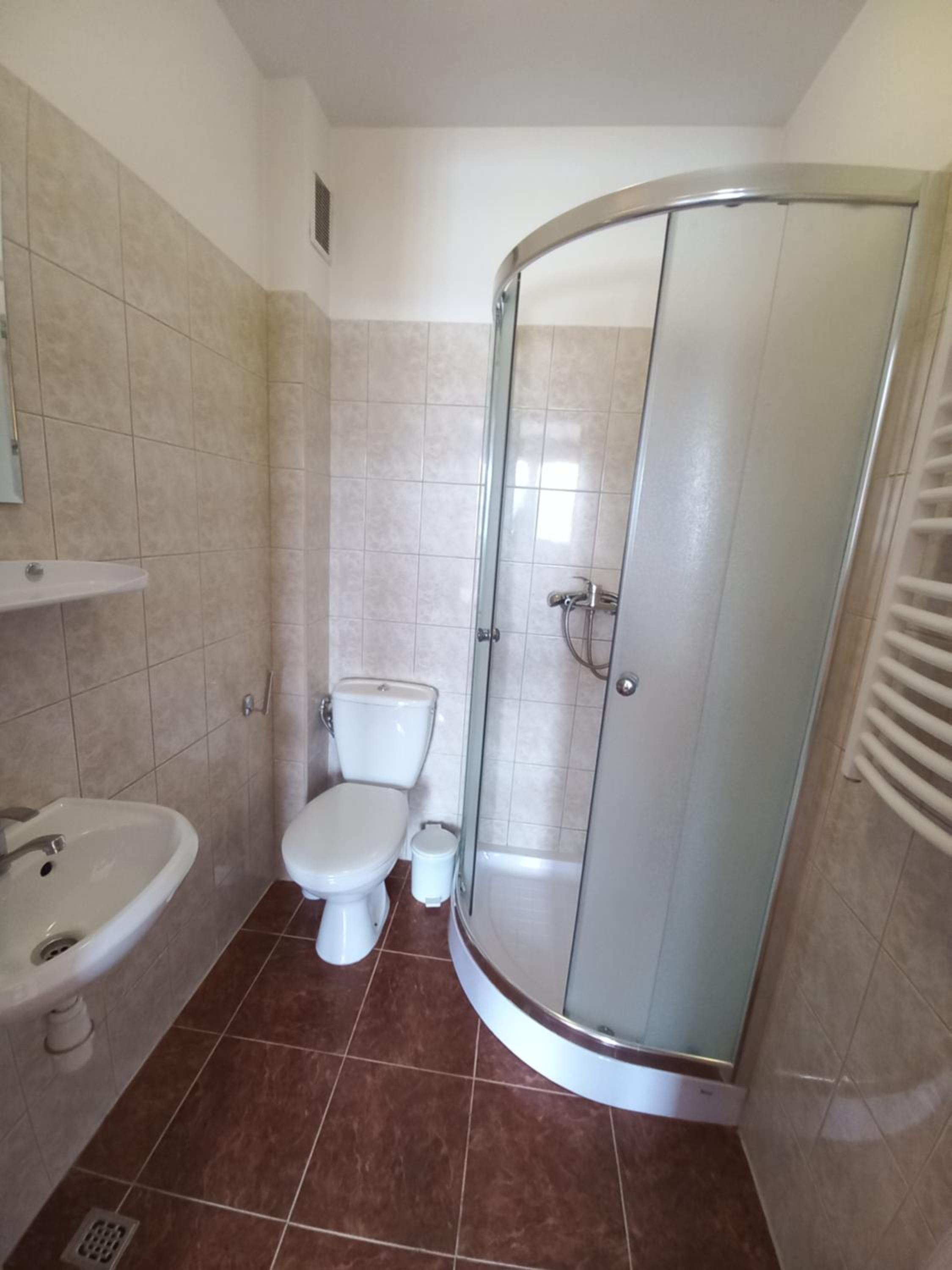 Triple Room with Bathroom - Photo 8