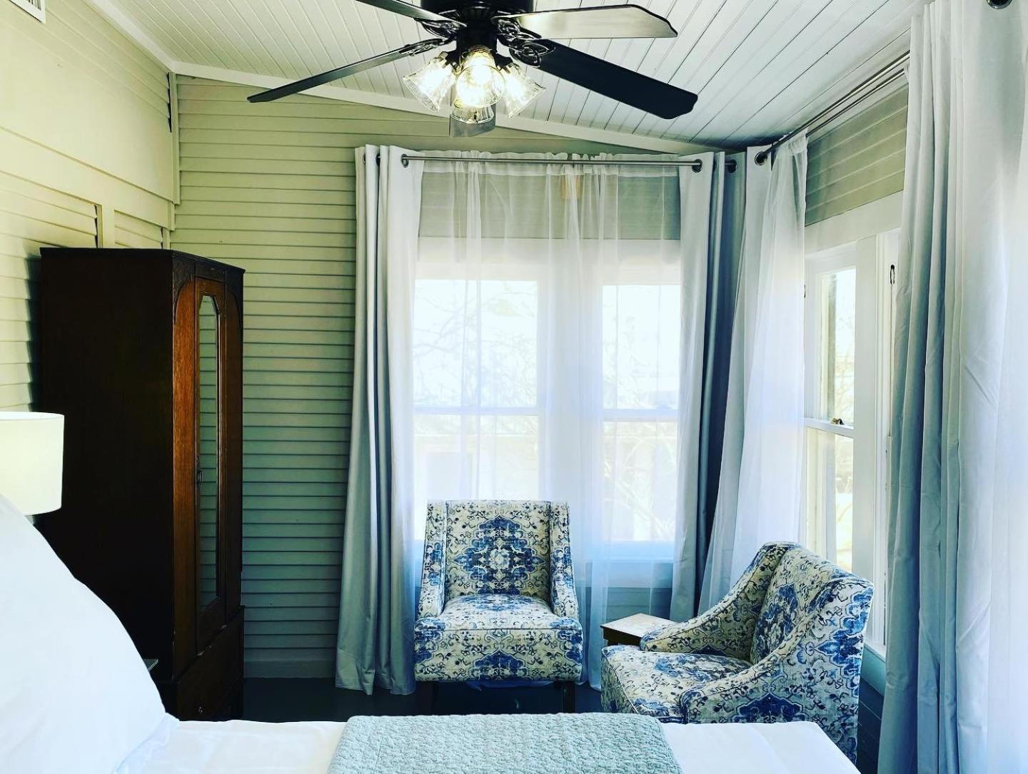 Deluxe King Room photo 1