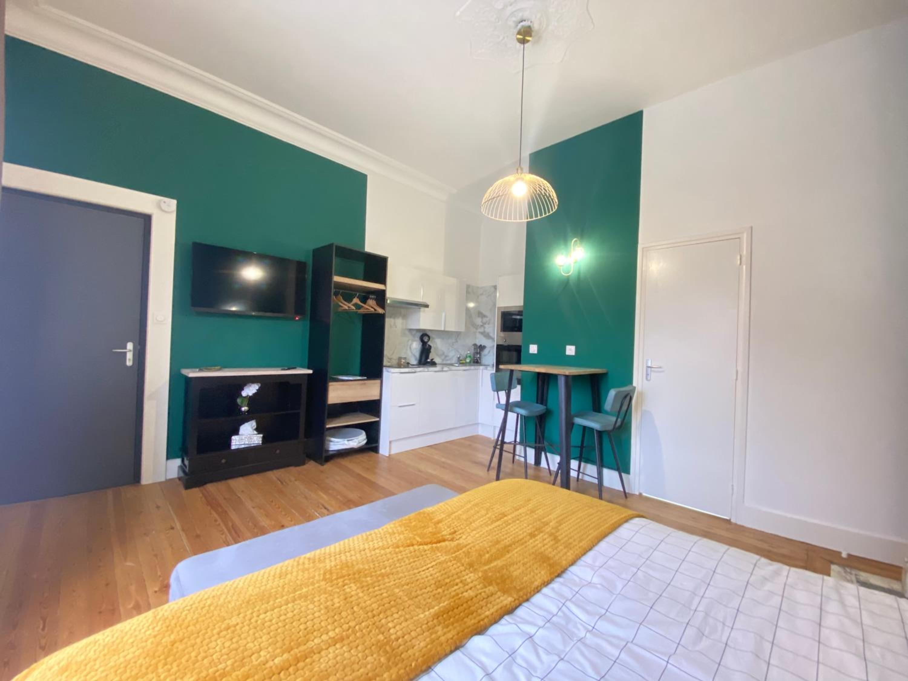 One-Bedroom Apartment
