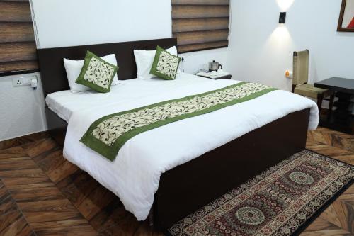 Deluxe King Room photo 3