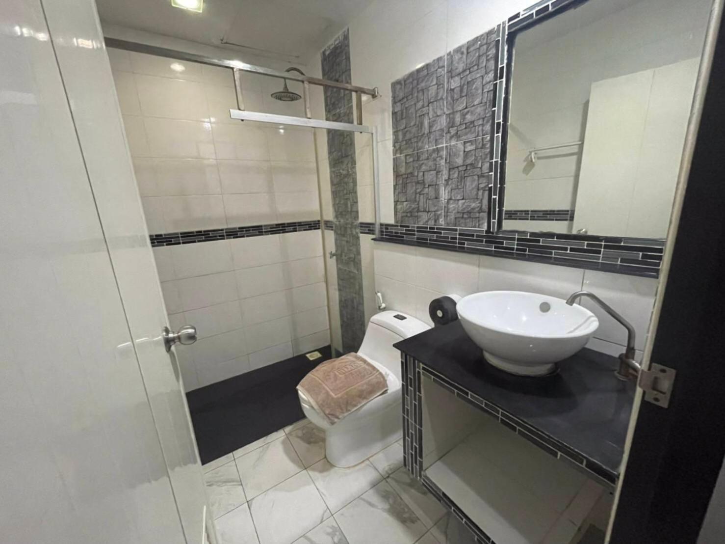 Standard Double Room - Photo 3