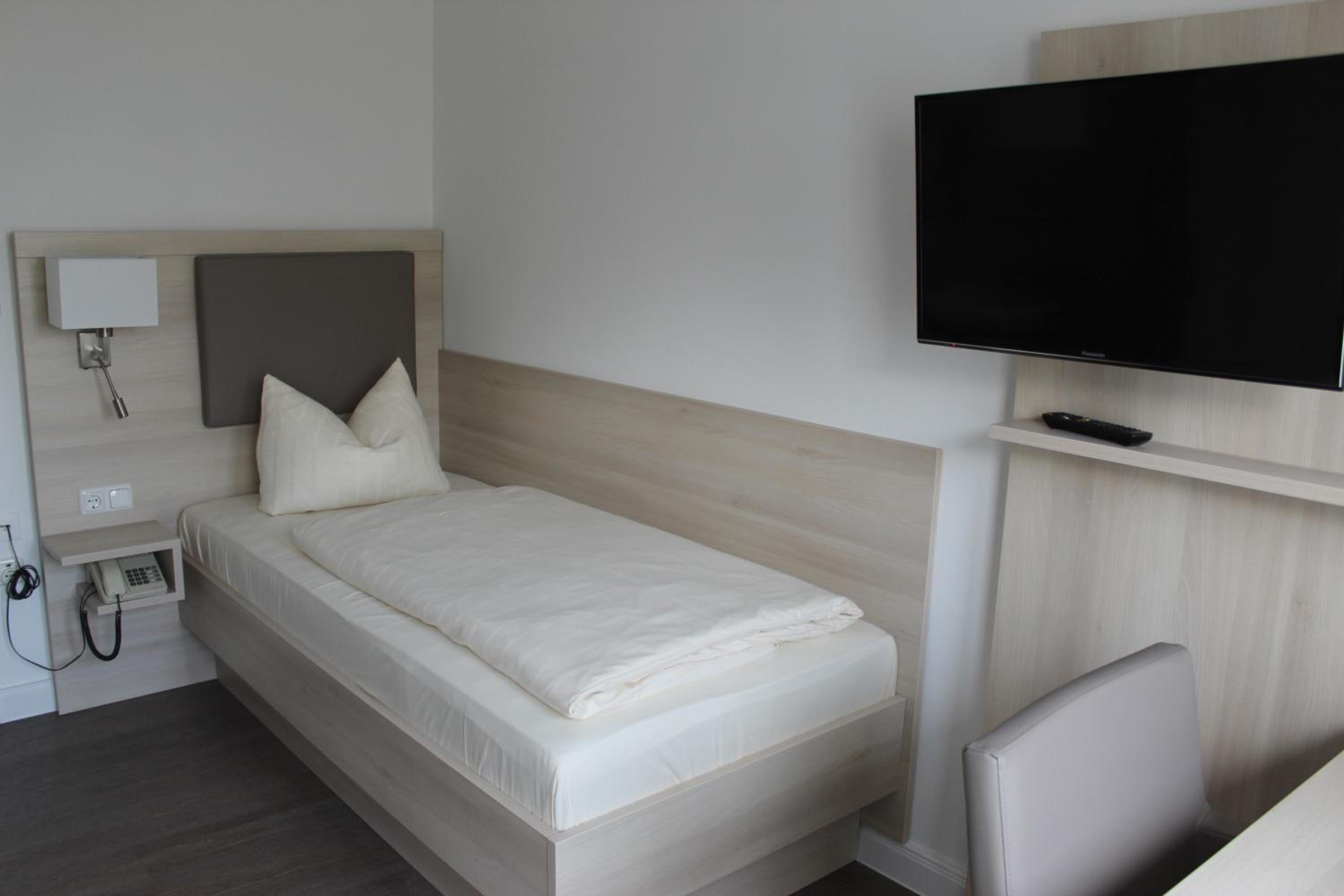 Single Room photo 2