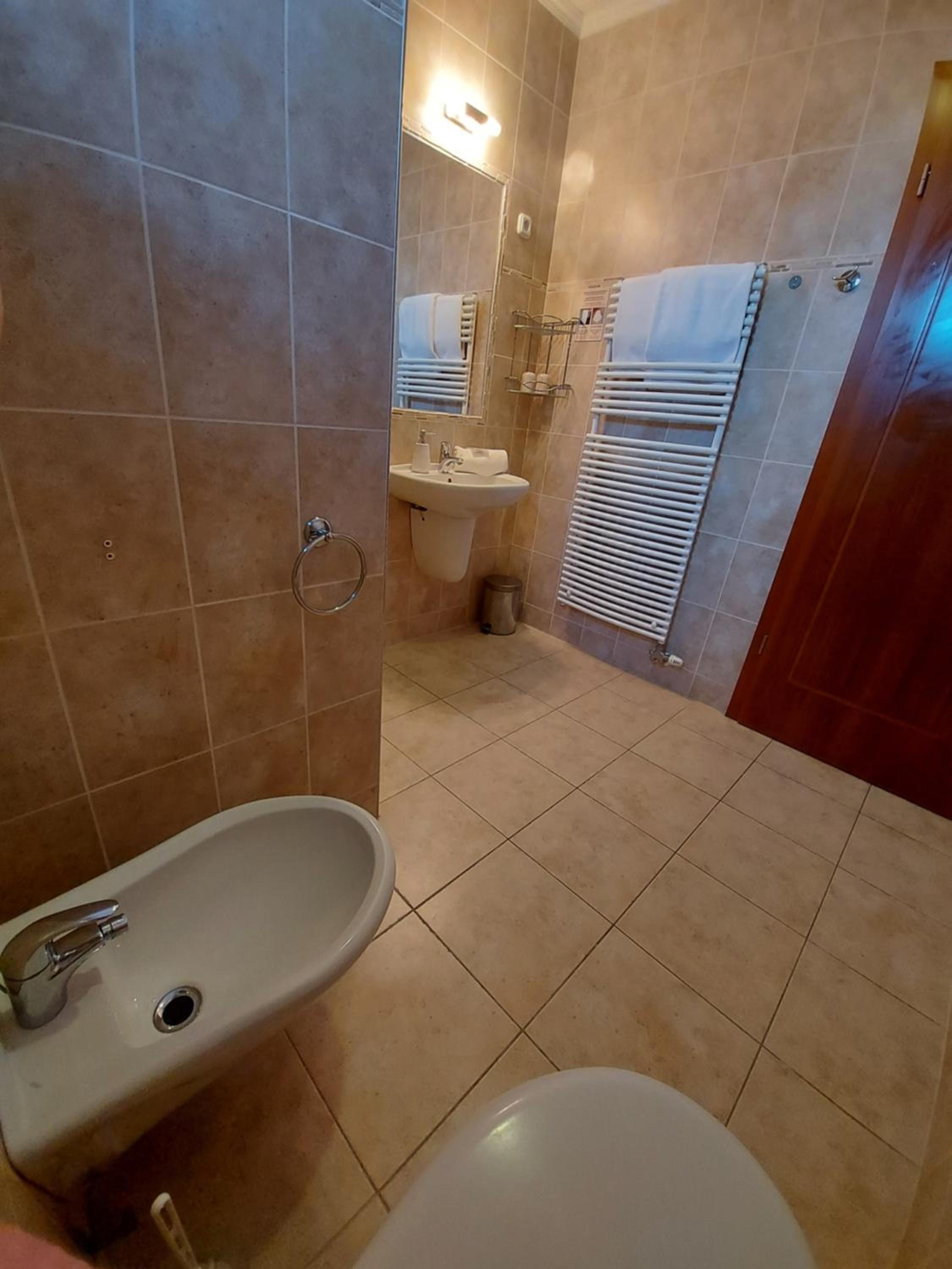 Suite (2 Adults) - Photo 5