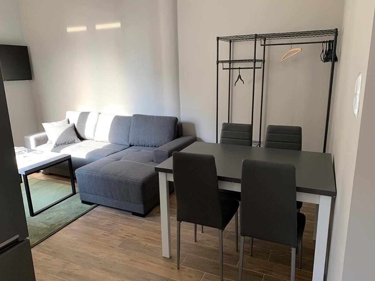 Two-Bedroom Apartment photo 2