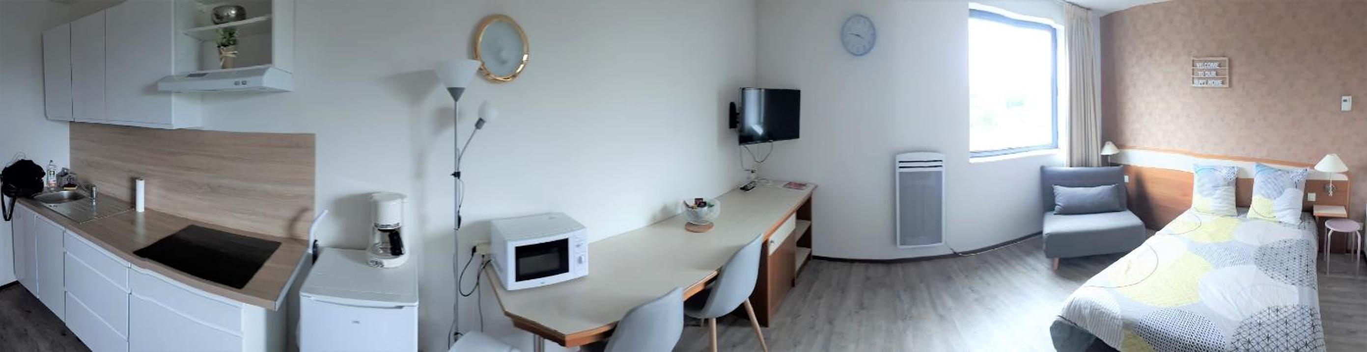 One-Bedroom Apartment photo 1
