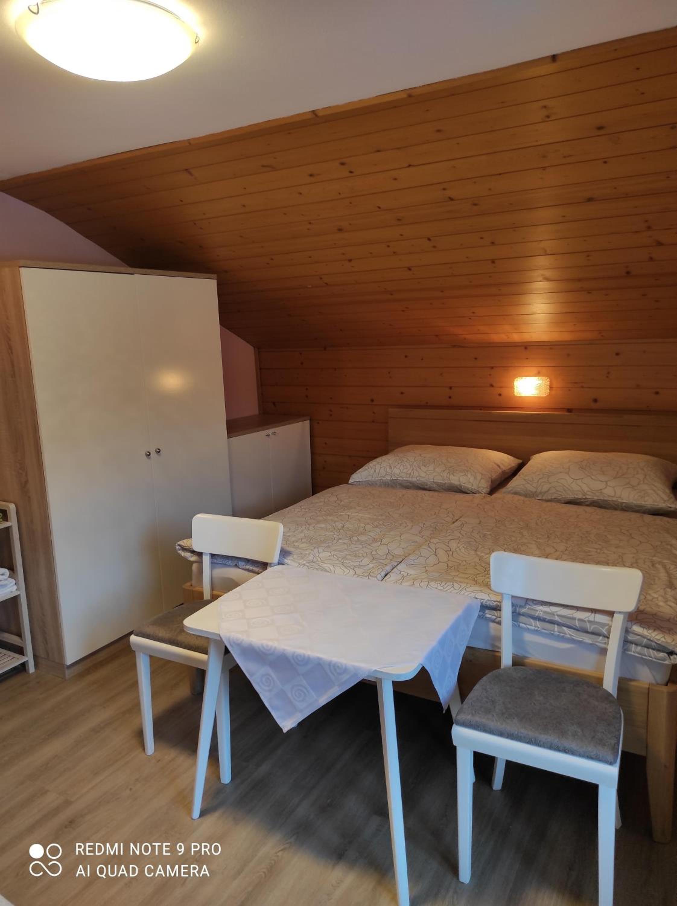 Two-Bedroom Apartment with Bath photo 1