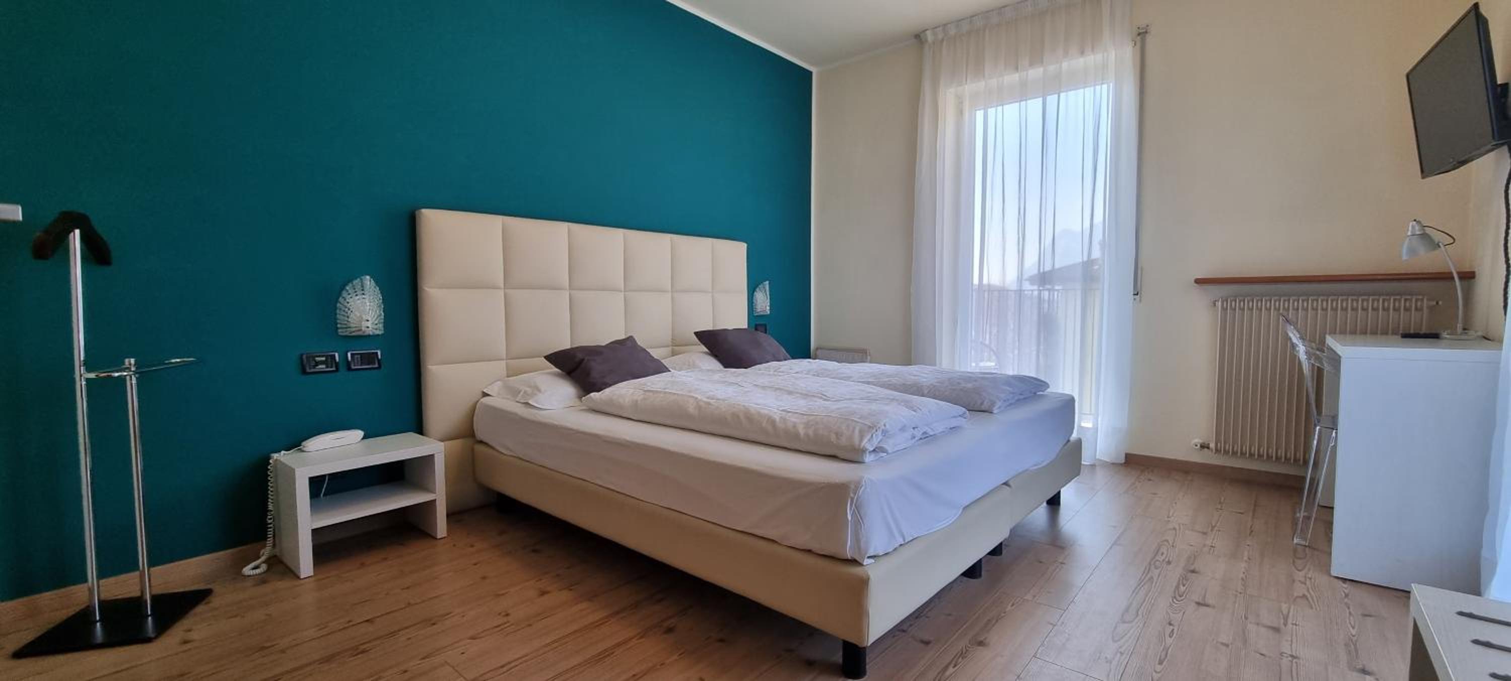 Double or Twin Room - Photo 3