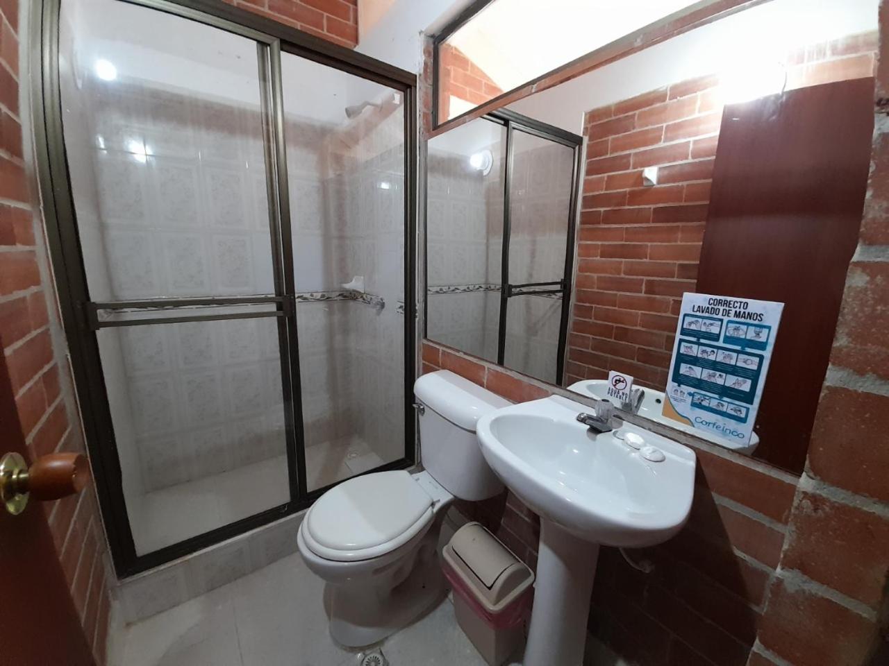 Quadruple Room with Private External Bathroom photo 3
