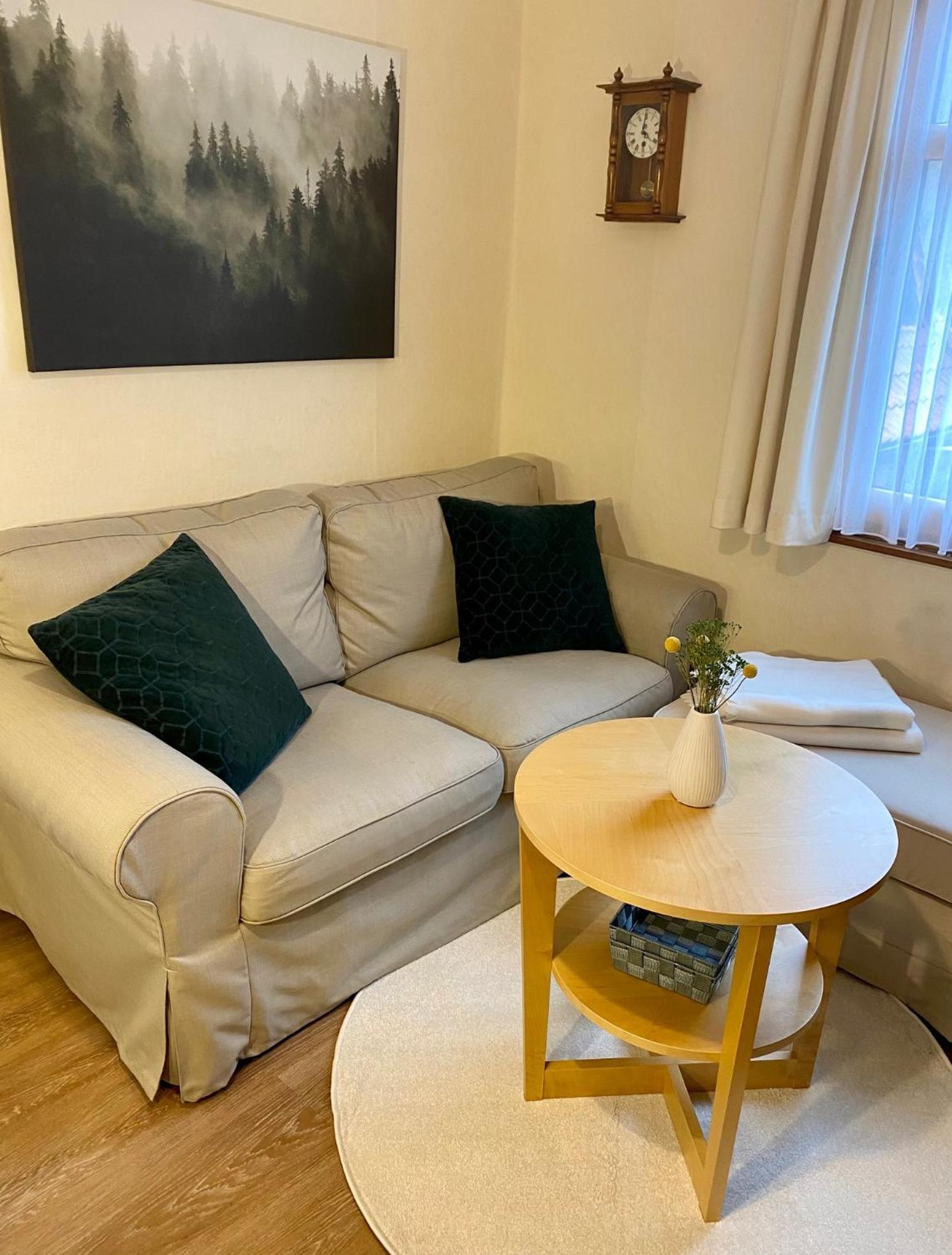 One-Bedroom Apartment photo 2