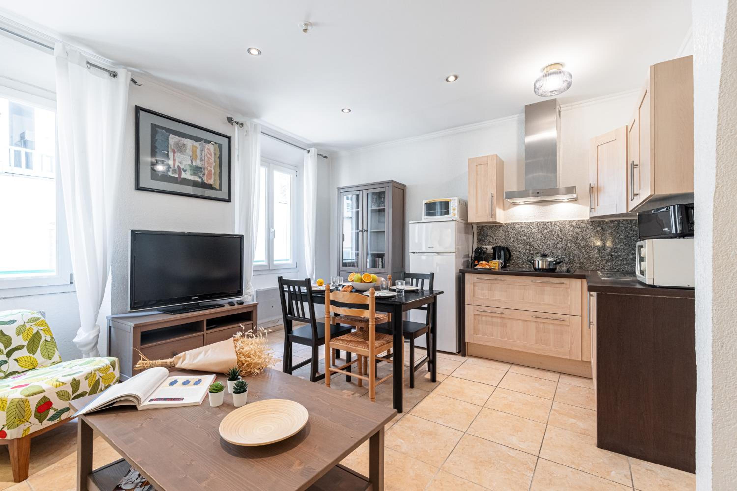 One-Bedroom Apartment