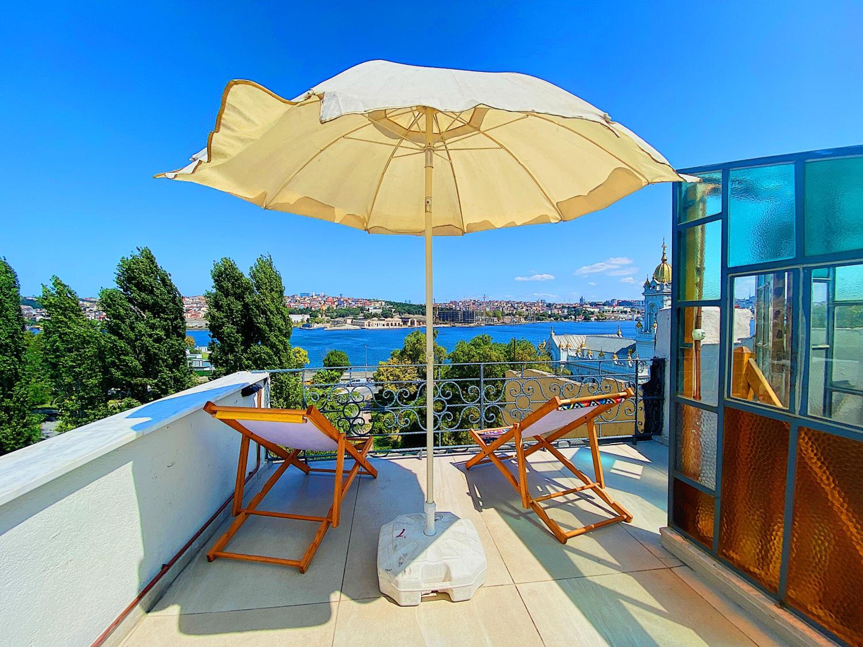 Apartment with Terrace photo 2
