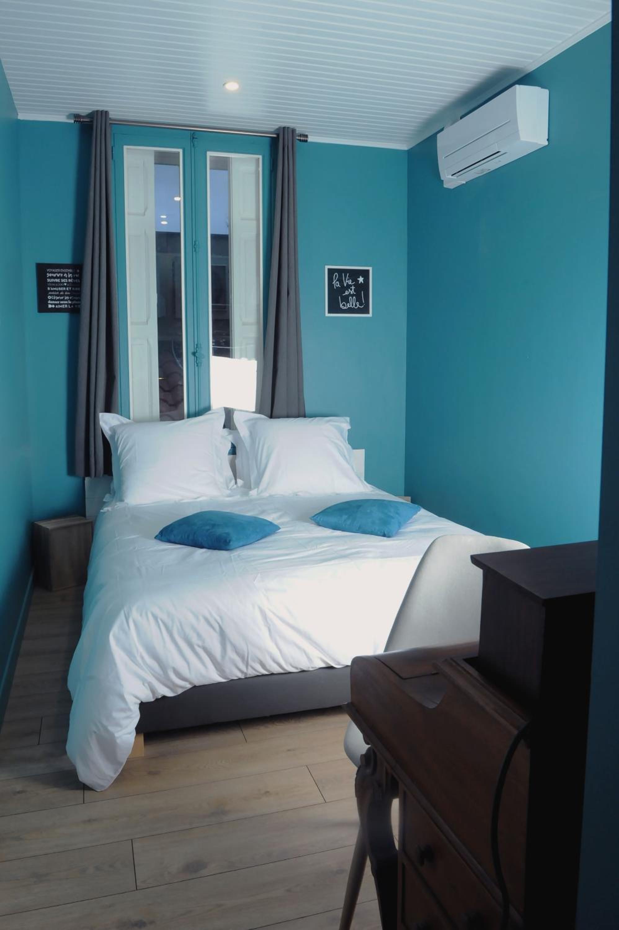 Deluxe Queen Room photo 2