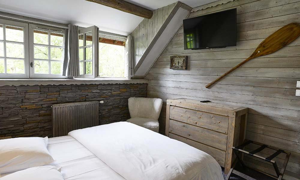 Double or Twin Room - Photo 9
